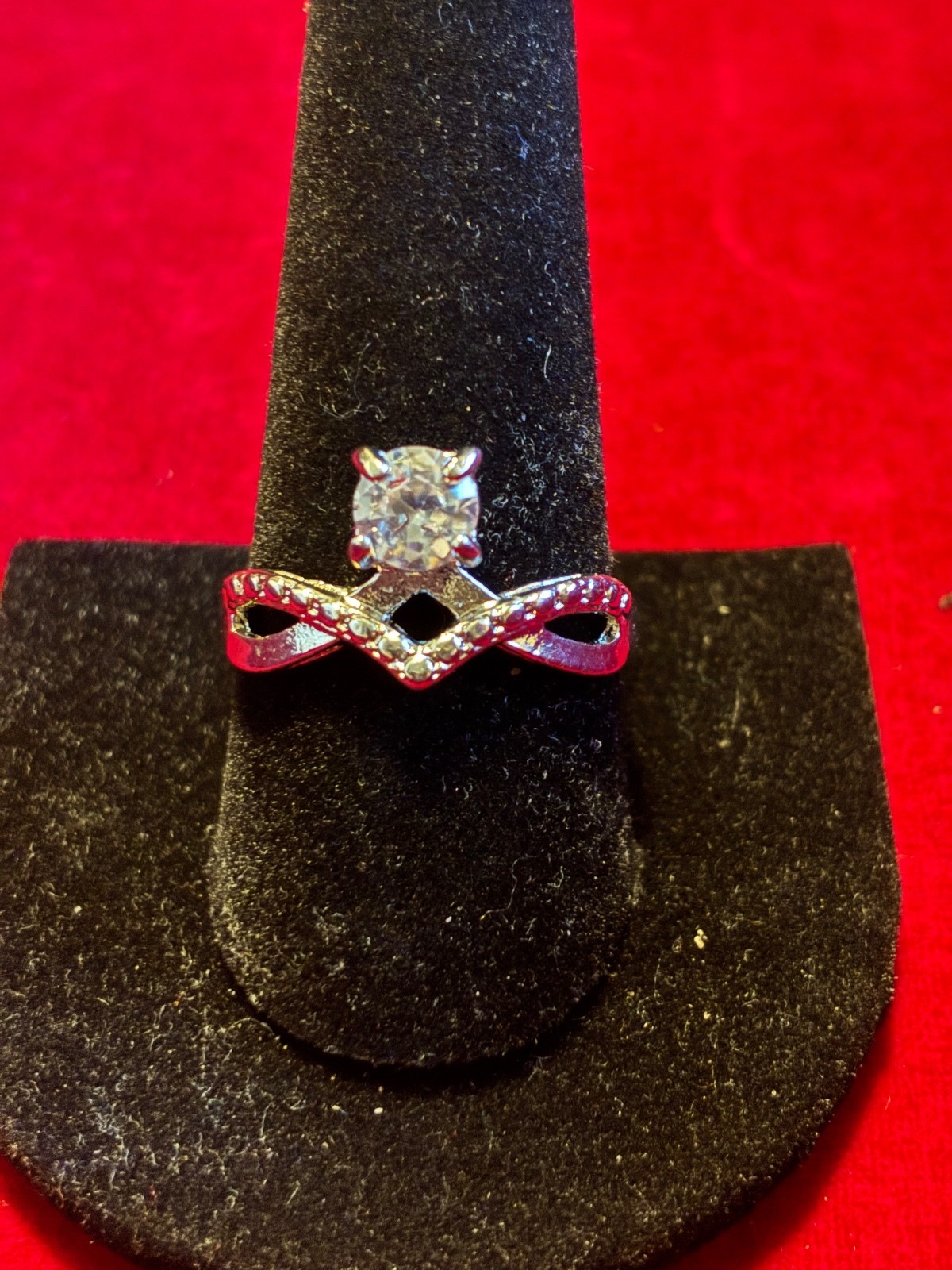 Brilliant Round Solitaire Infinity Chevron Ring Sz 10