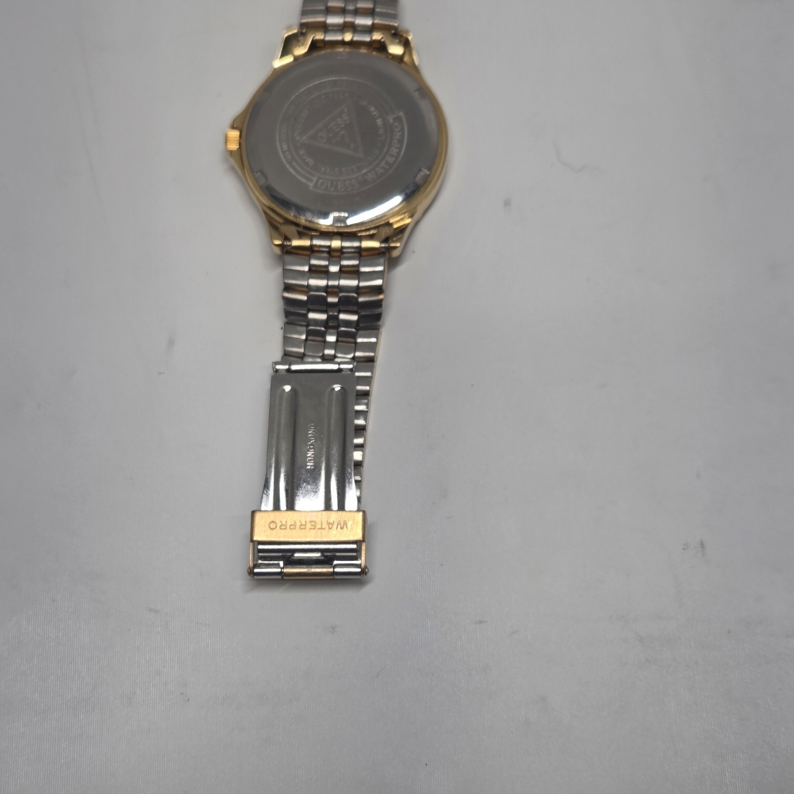 Guess Waterpro White Face Watch 50 Meters 165 Feet Water Resist New Battery