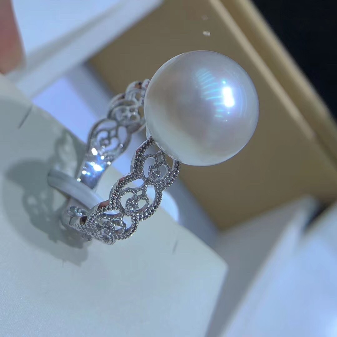 12.3mm Big South Sea White Pearl Ring High Cool Luster 18k White Gold Diamonds