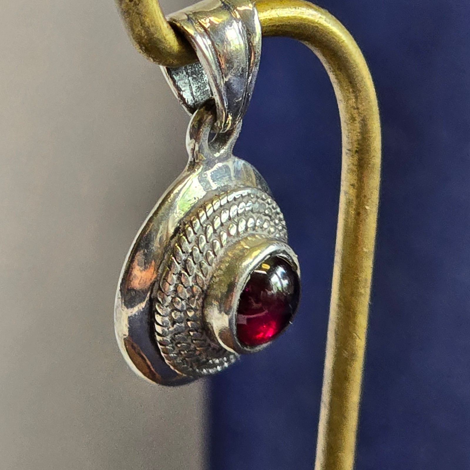 Sterling Silver Pendant 4.39g Fine Jewelry Dark Pink Stone Charm *READ*
