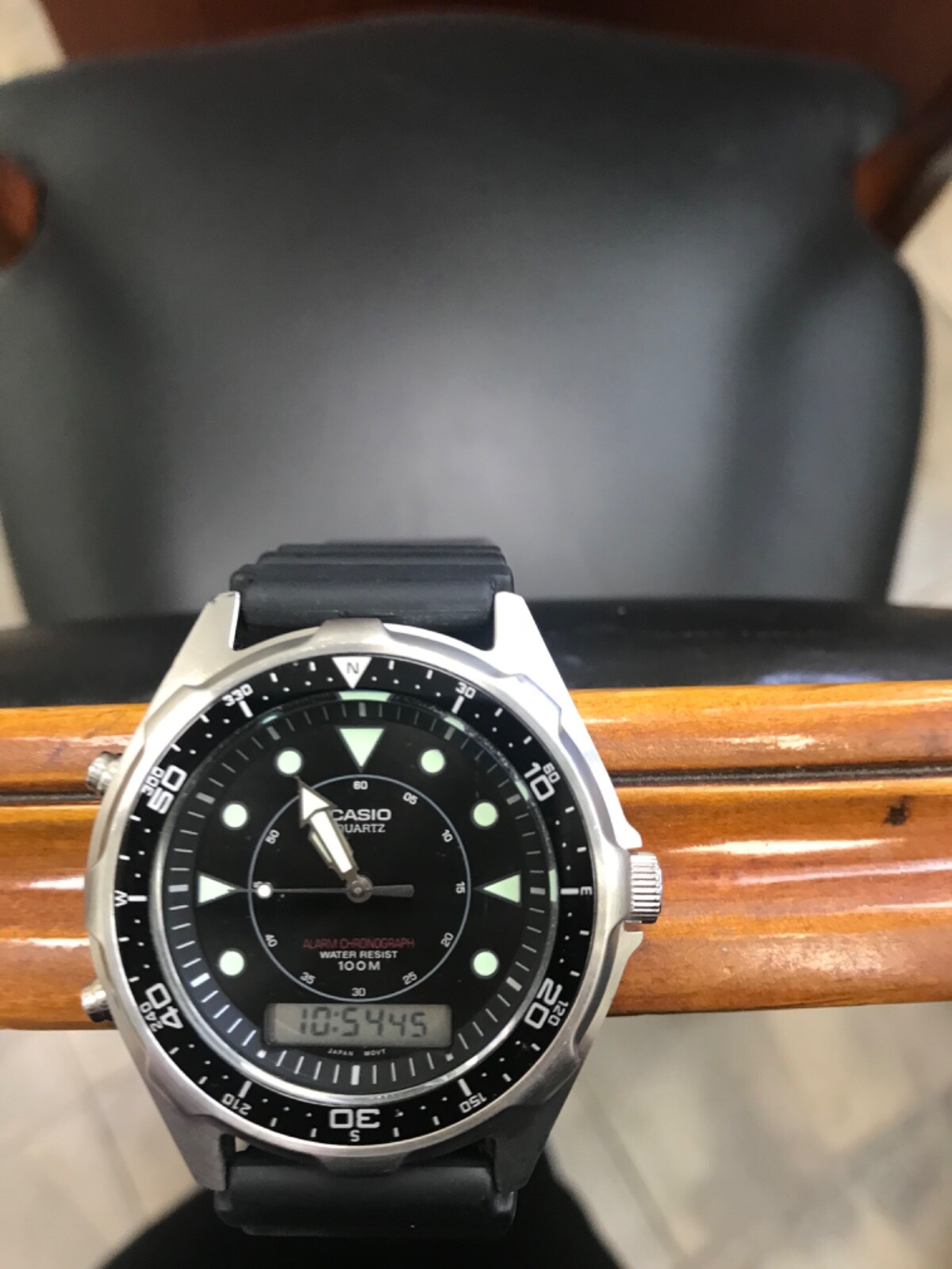 Casio Men’s Vintage AMW320R-1EV Marine Analog-Digital Dive Watch used