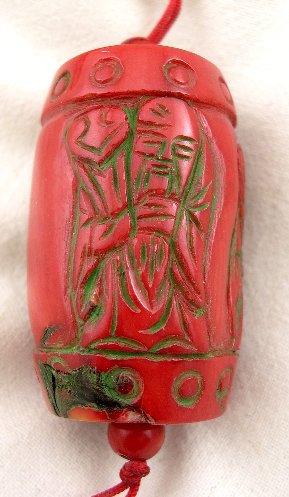 CHINA VINTAGE BAMBOO CORAL PENDANT PENDANT CARVED WISE 40mm