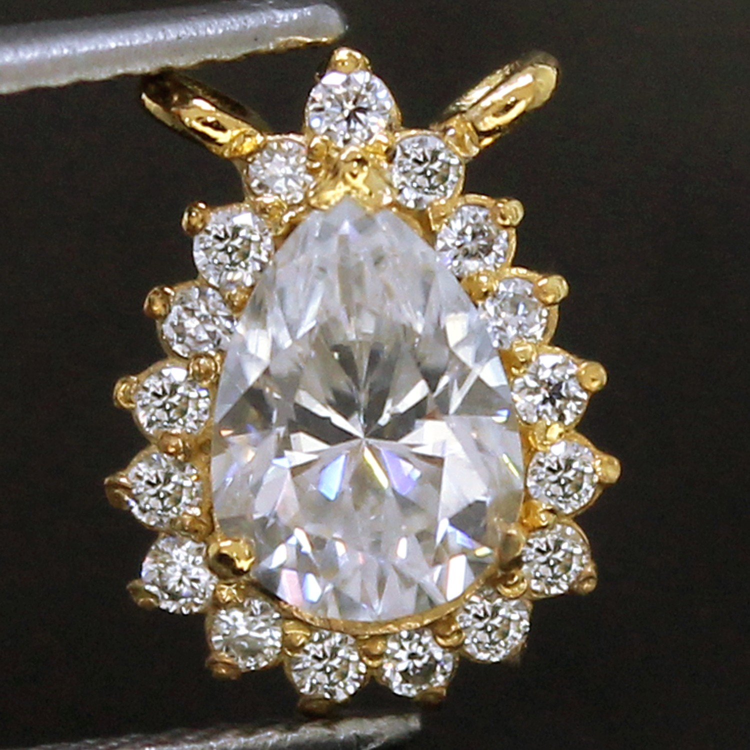 Certified VVS1 Lab Grown Diamond Women Elegance Precision Pendant 14K Gold Over