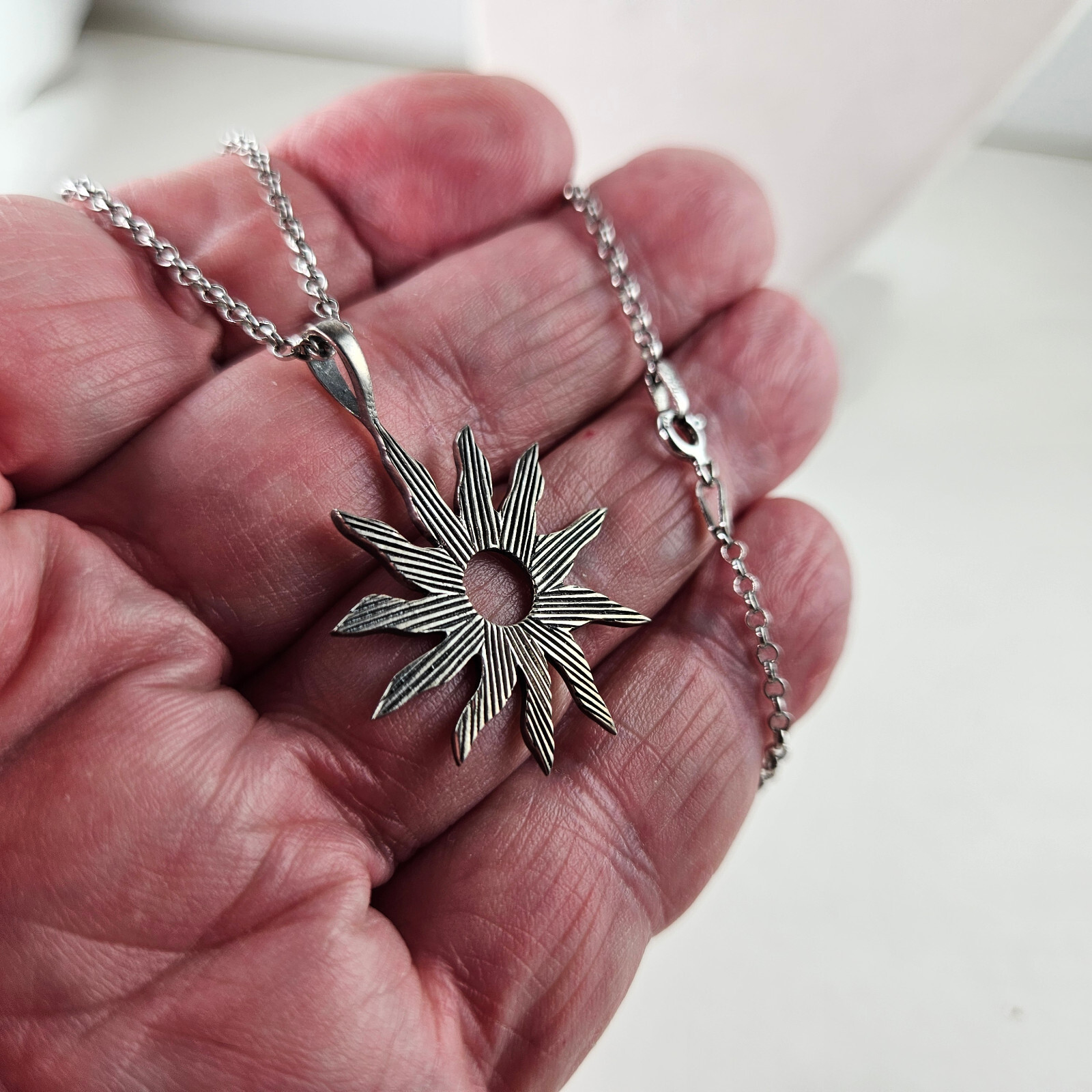 Sterling Silver Sun Pendant with 18in Chain Italy 5.9g [8053]