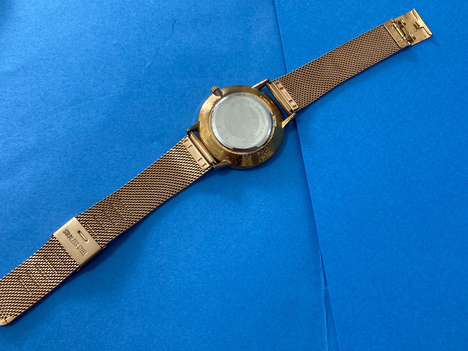sometimes black dial quartz watch mm.38 working.