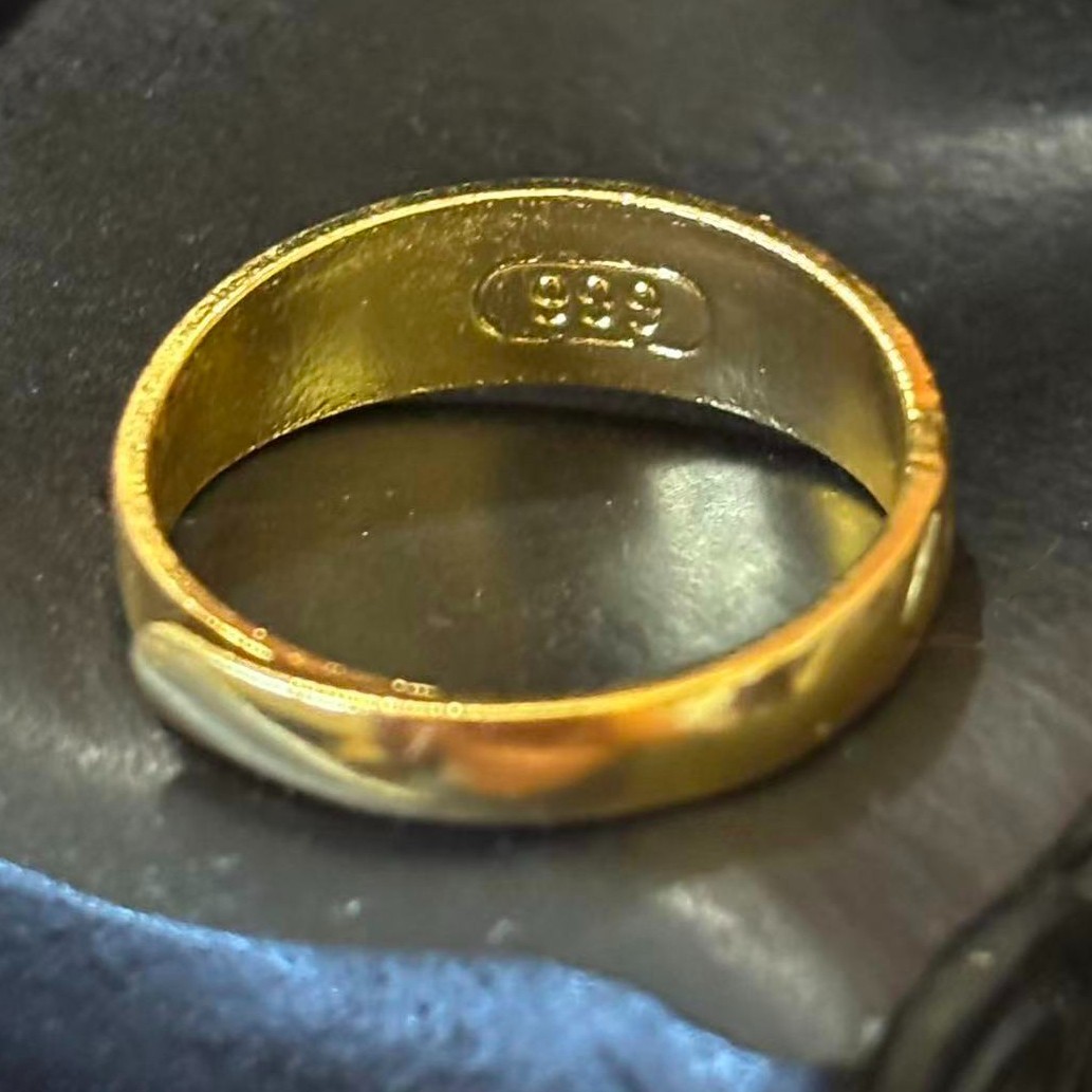 Gold-plated ? Engraved Gold-tone Ring marked ‘999’, Size 8.5 adjustable