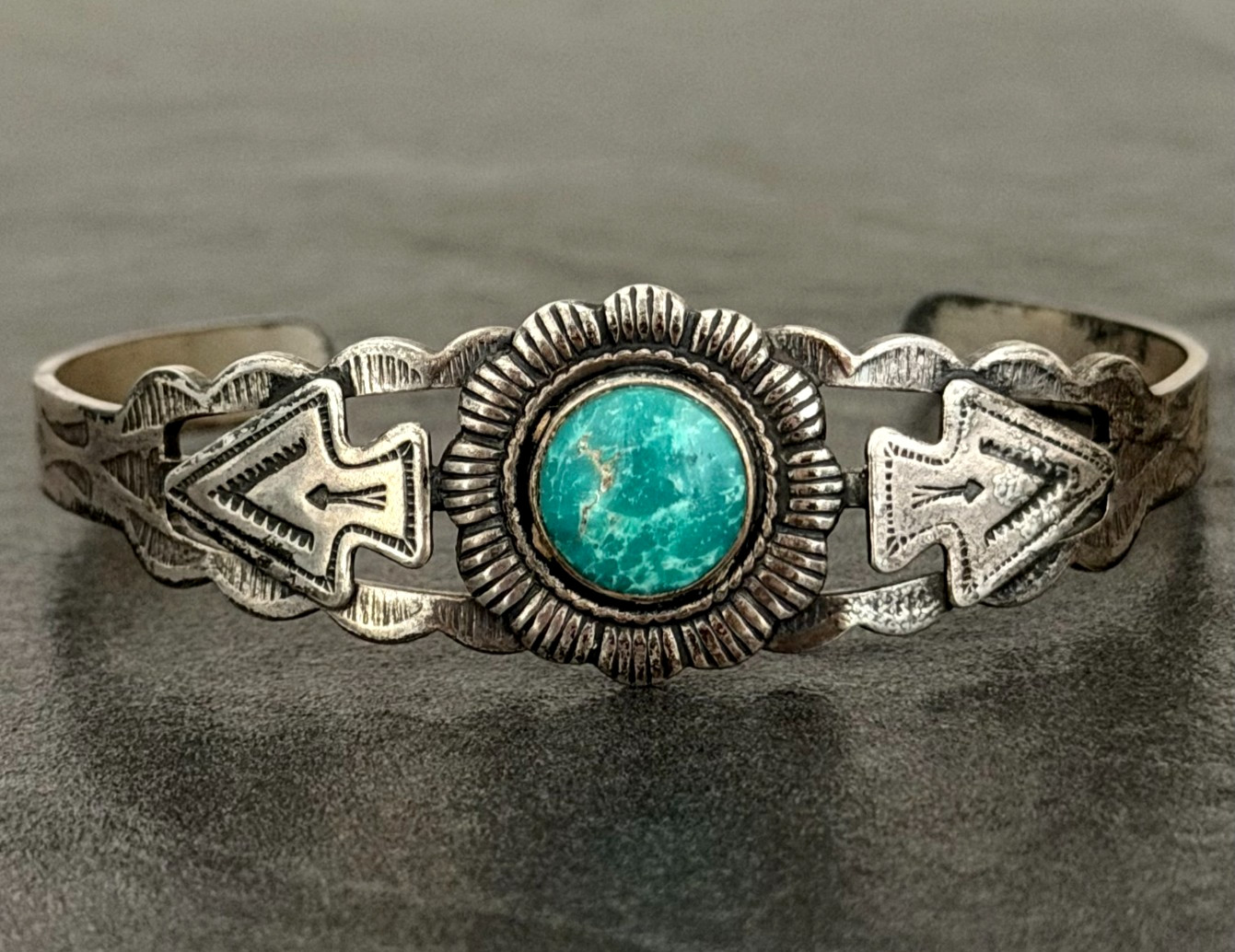 Vintage FRED HARVEY era Navajo ARROW HEAD Turquoise Sterling Bracelet 6.75in