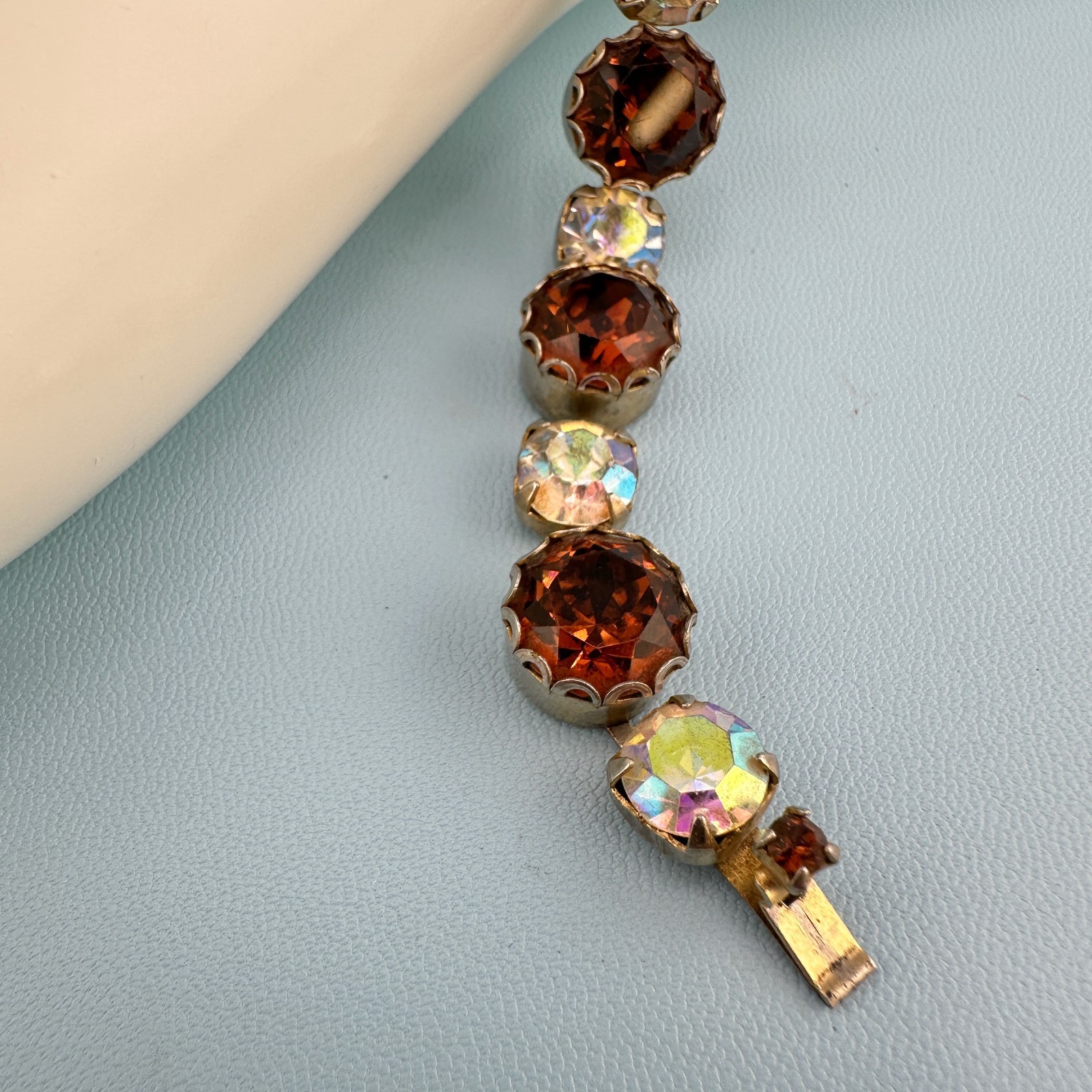 Vintage Rhinestone Bracelet Large Pronged Root Beer Color AB Stones 7″ Cup Chain