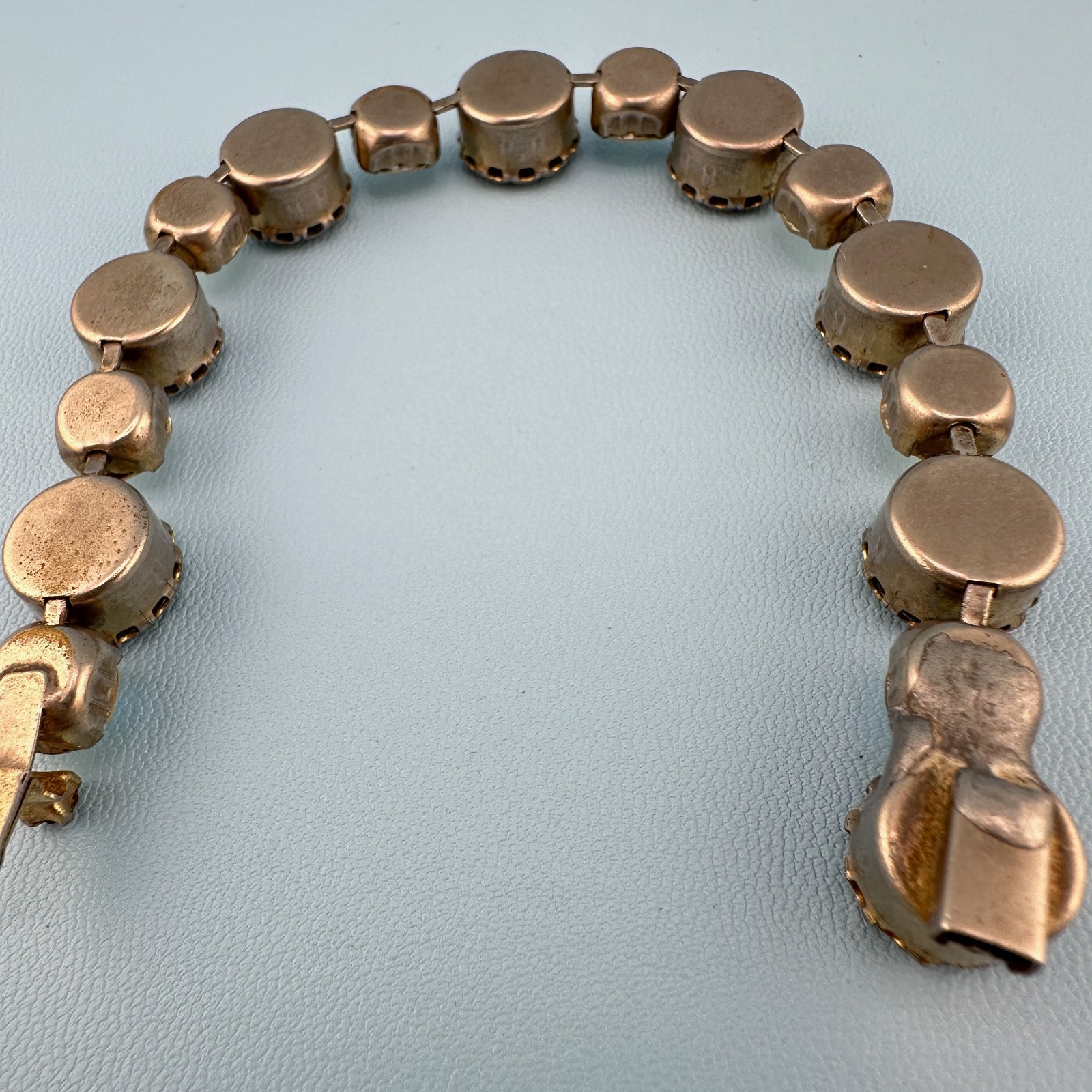 Vintage Rhinestone Bracelet Large Pronged Root Beer Color AB Stones 7″ Cup Chain