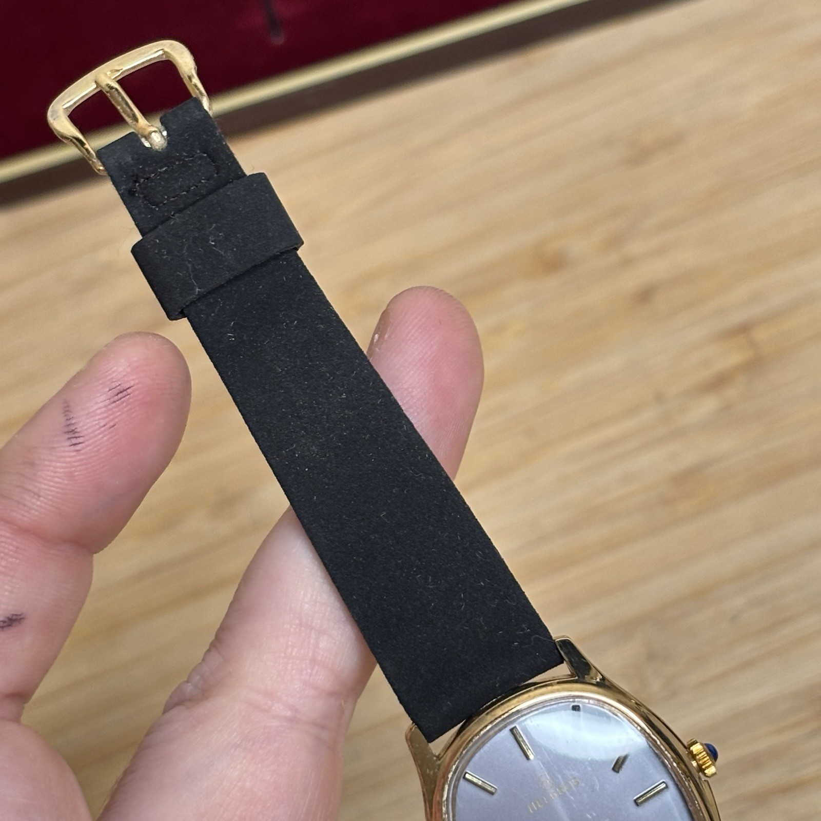 NOS Neo Vintage Helbros Oval Gold Tone Quartz Grey Dial Watch – New Bat