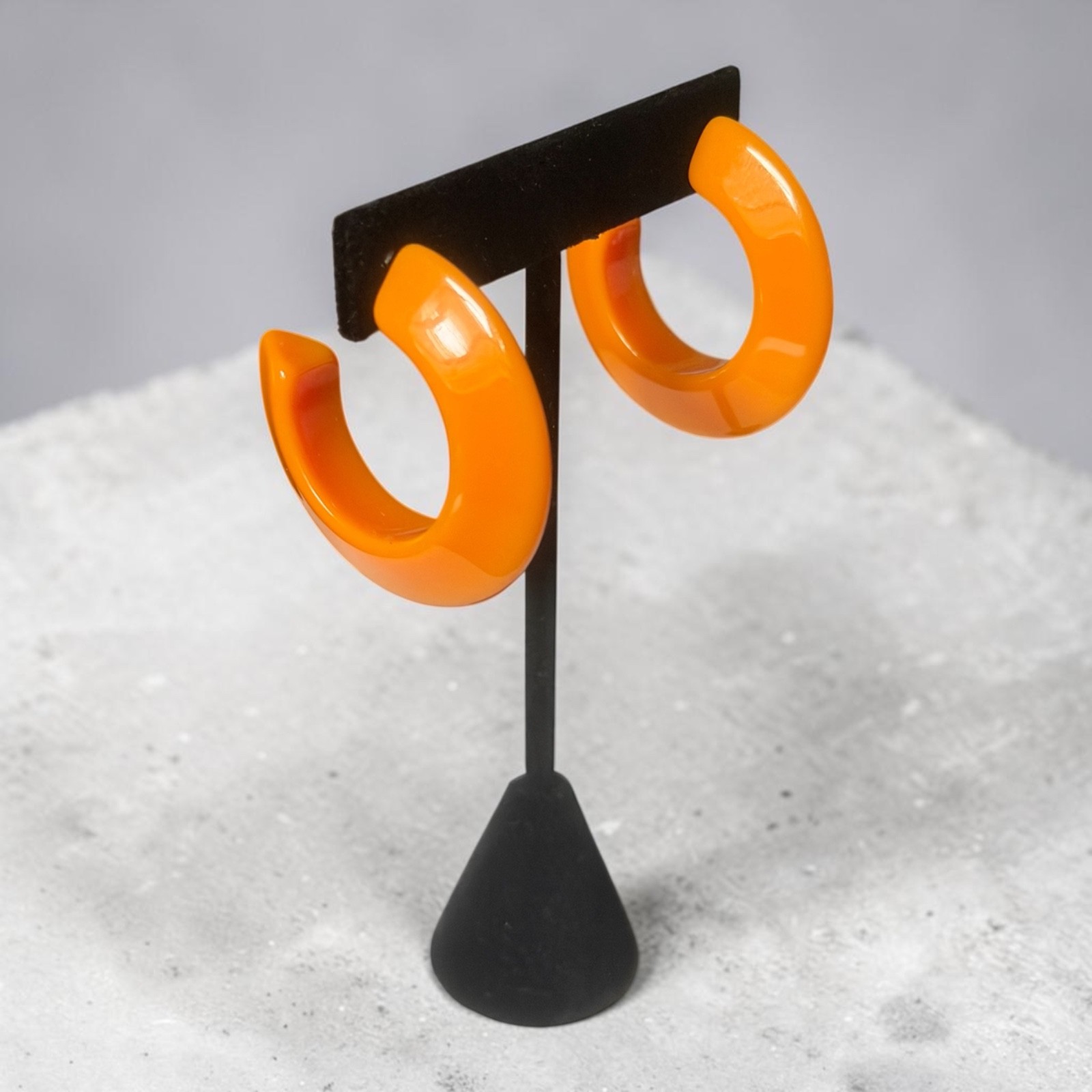 Vintage Lucite/Plastic Hoop Pierced Earrings – Orange – 1-1/2″ x 1-1/2″