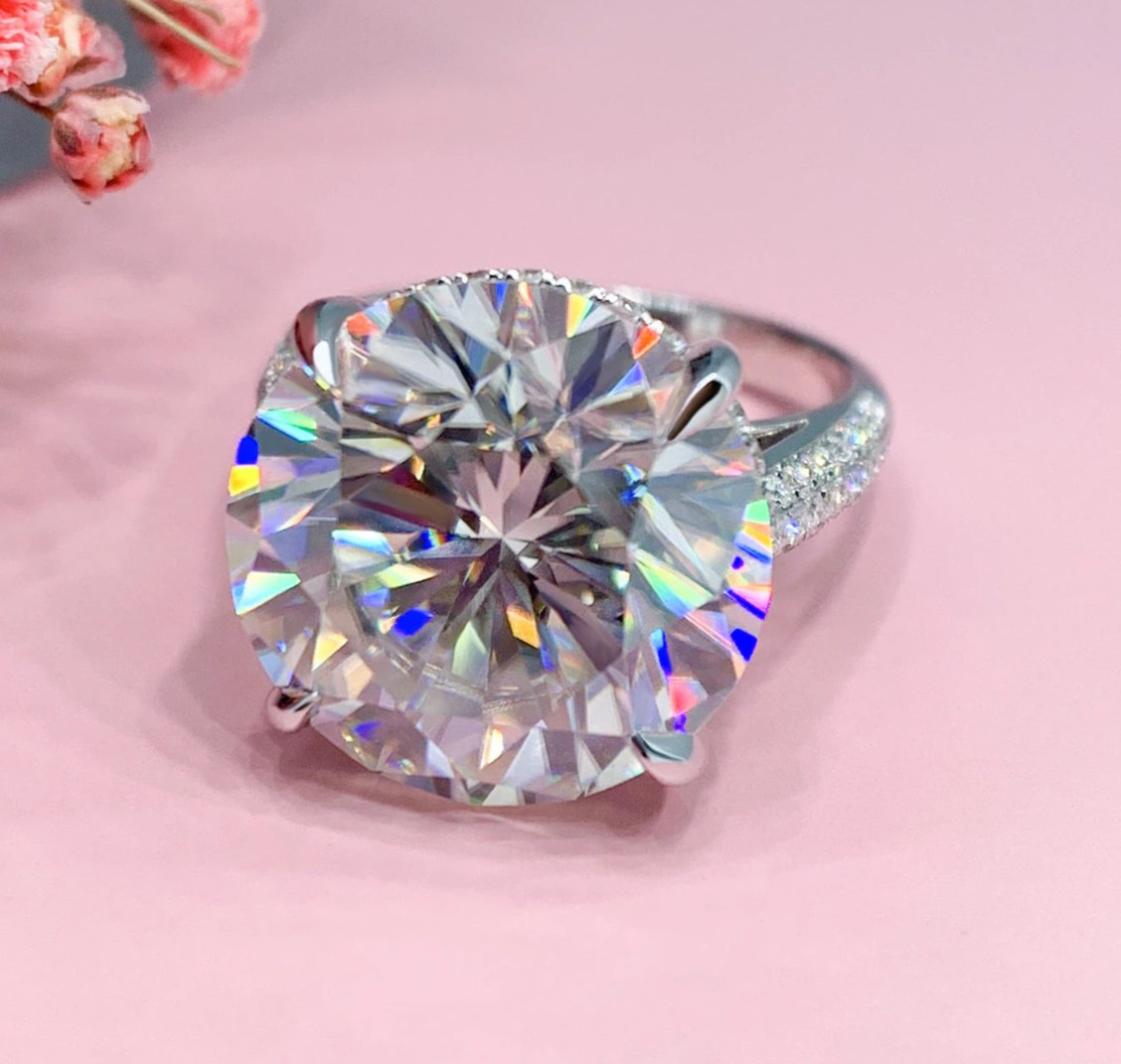 RARE 10.00 Ct, Certified White Diamond Ring,Tariffs FREE & Matching Studs .