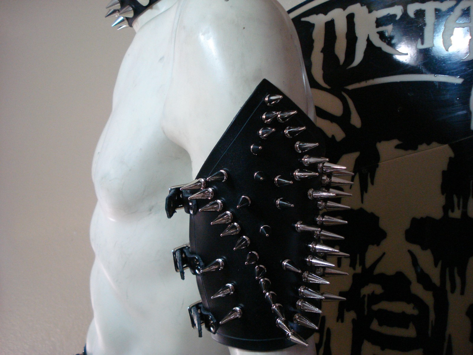 LEATHER SPIKED ARMBAND. BLACK METAL ….(MDLA0071)….. BELENOS