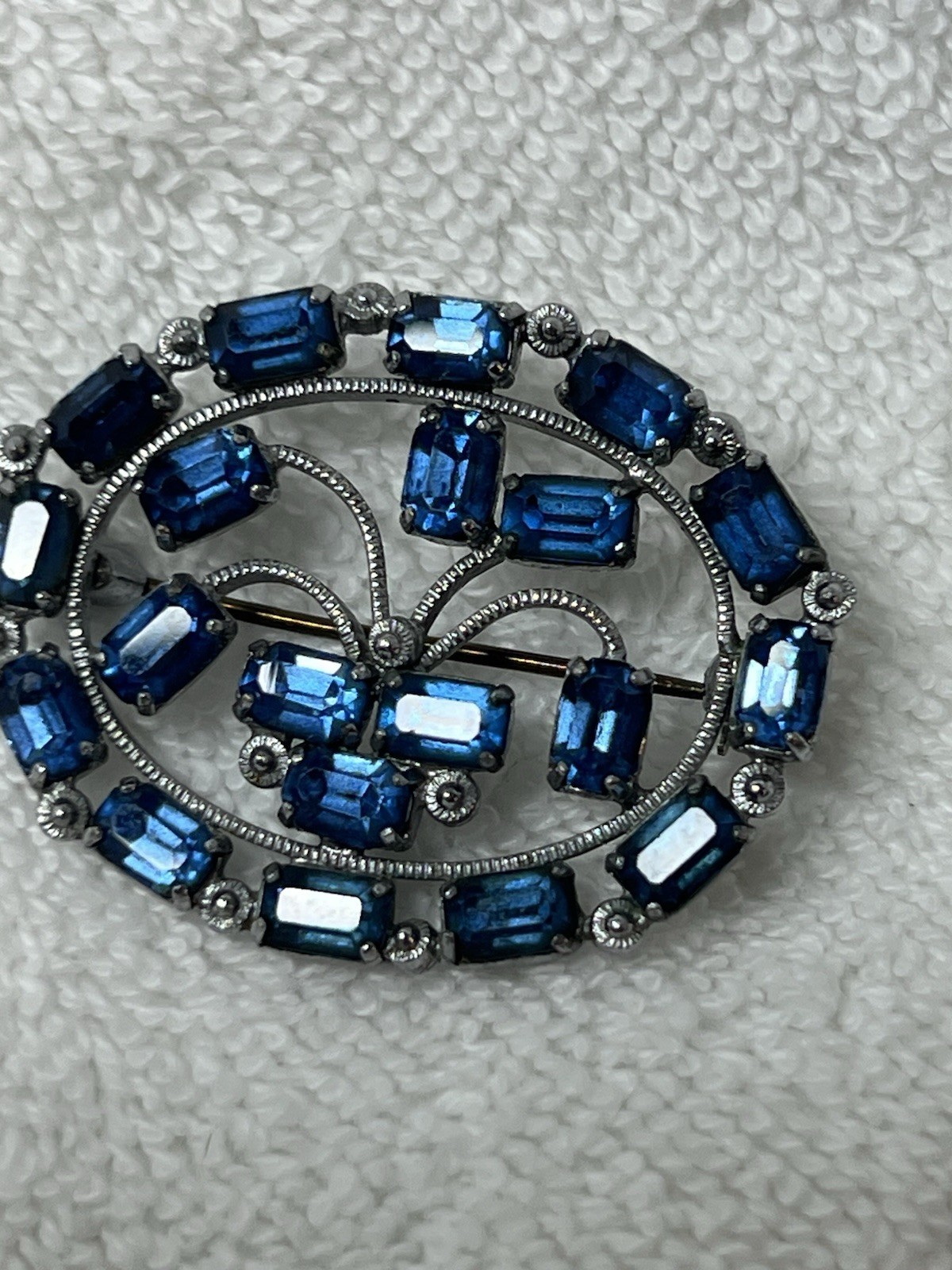 J26- Art Deco Brooch Blue Czech Glass Czechoslovakia Pin Flower Vase Vintage