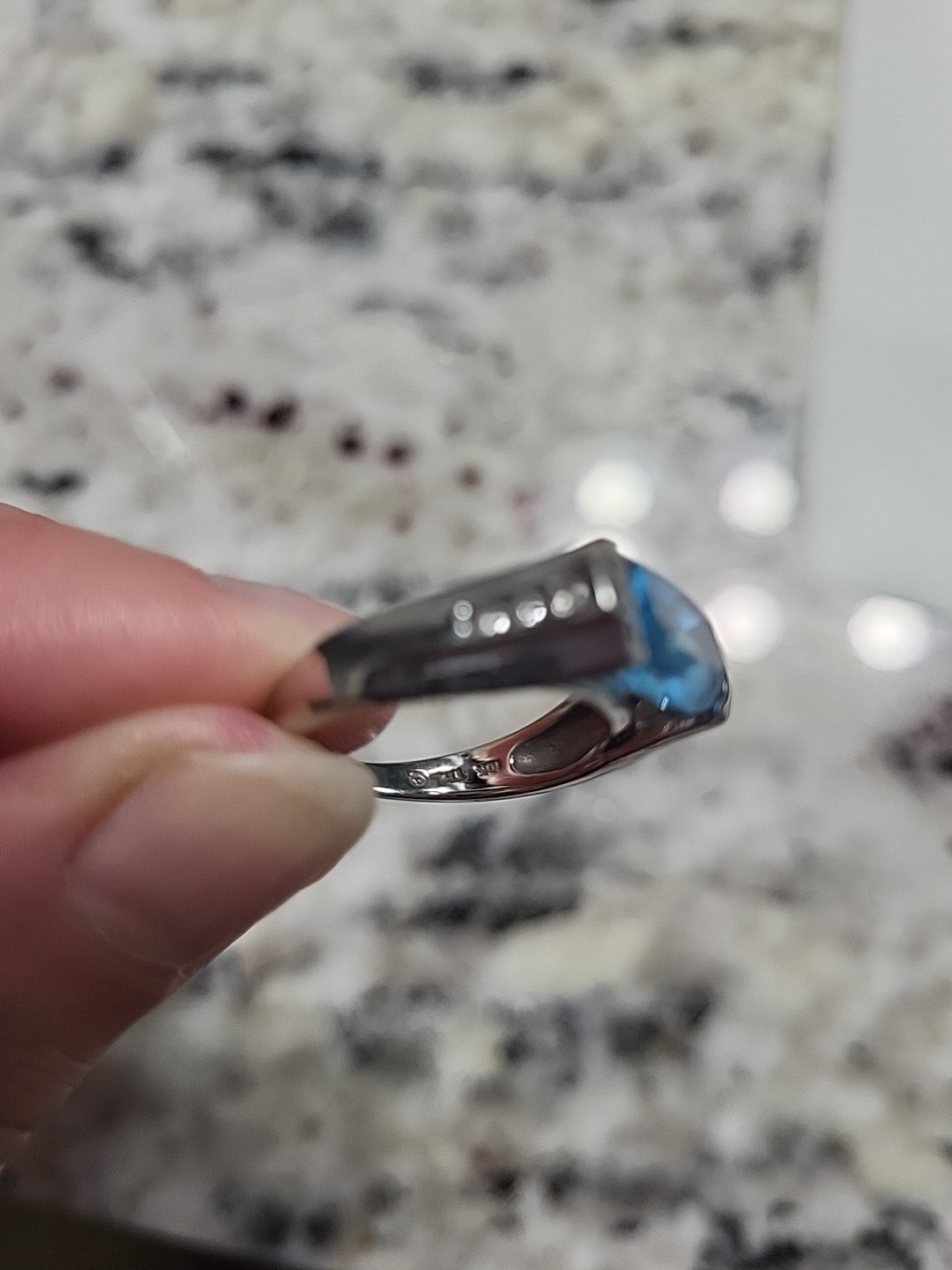 10k real White Gold Solitaire Swiss blue Topaz Ring Sz 7 unique tension mount