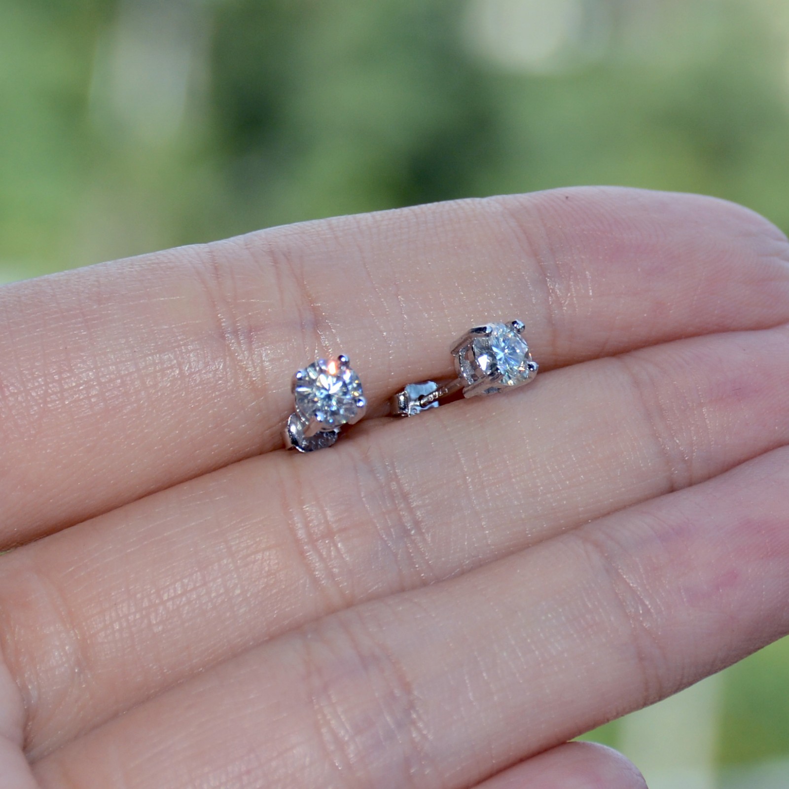 1Carat 5MM White Genuine Moissanite 925 Sterling Silver Earrings Studs