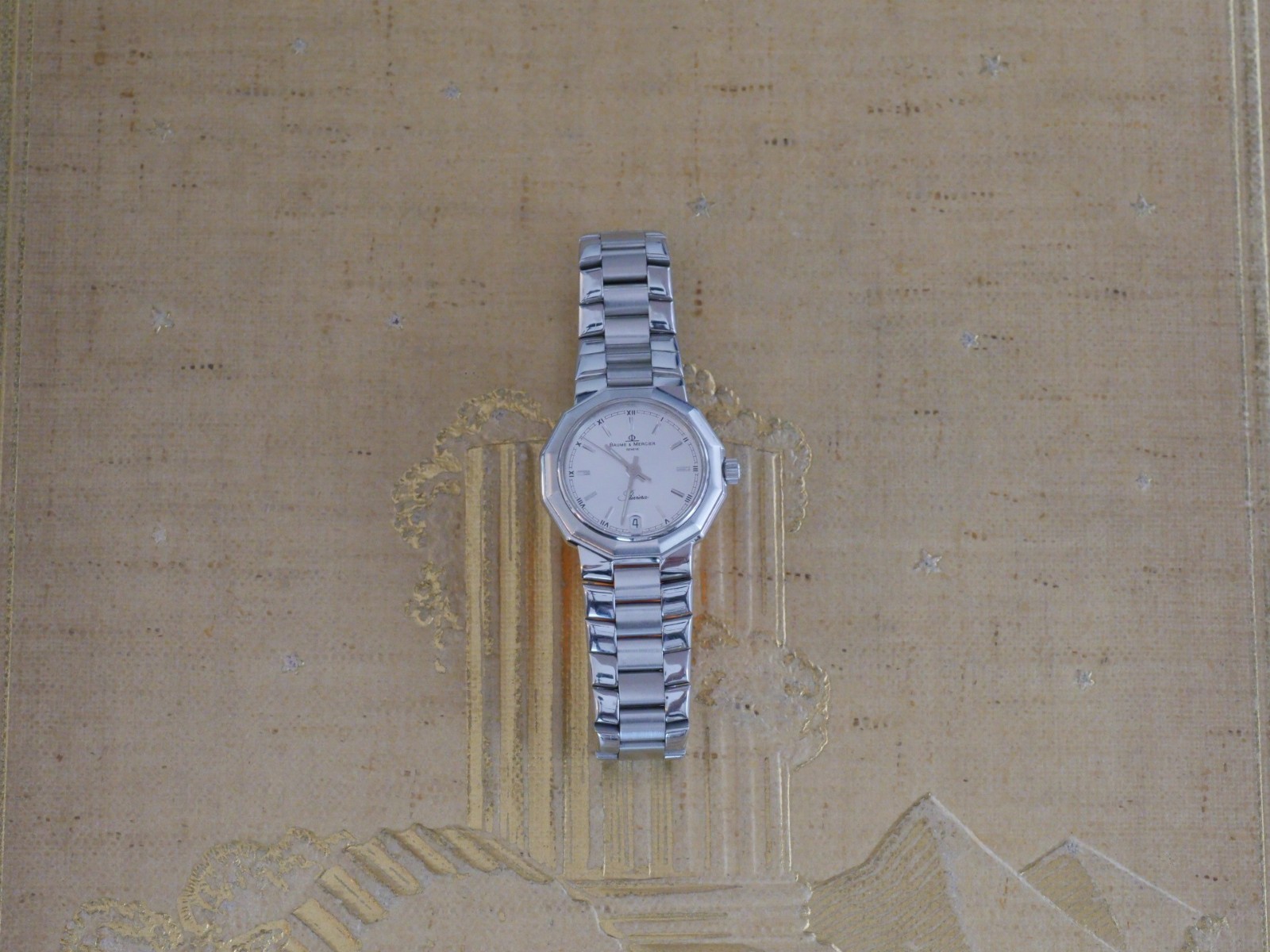 Baume & Mercier Riviera 24mm White Date Dial 18k Bezel Quartz Women’s Watch