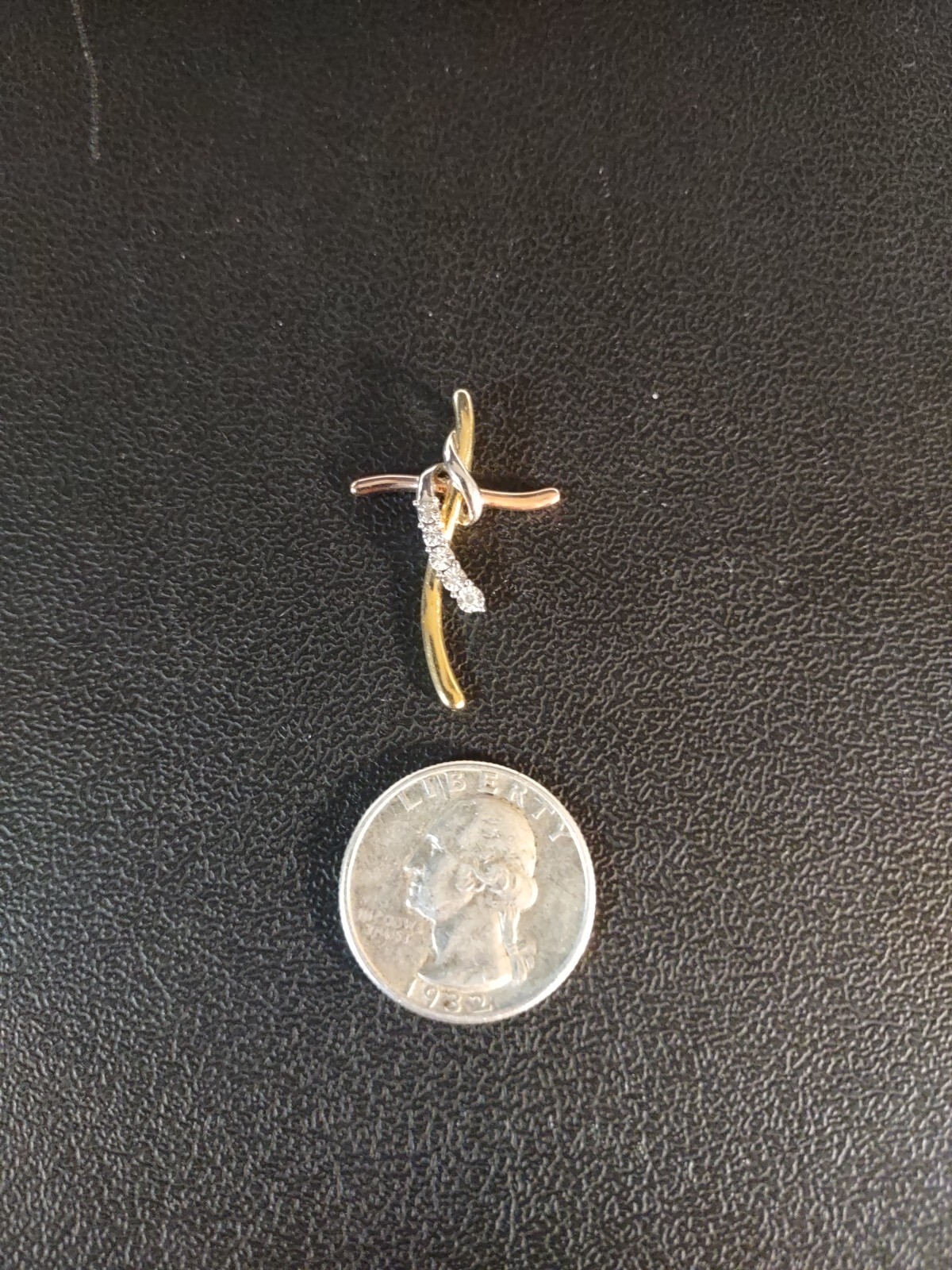 2.4 Grams AU Sterling Silver 925 & 5 DIAMOND Accent Cross Pendant Charm