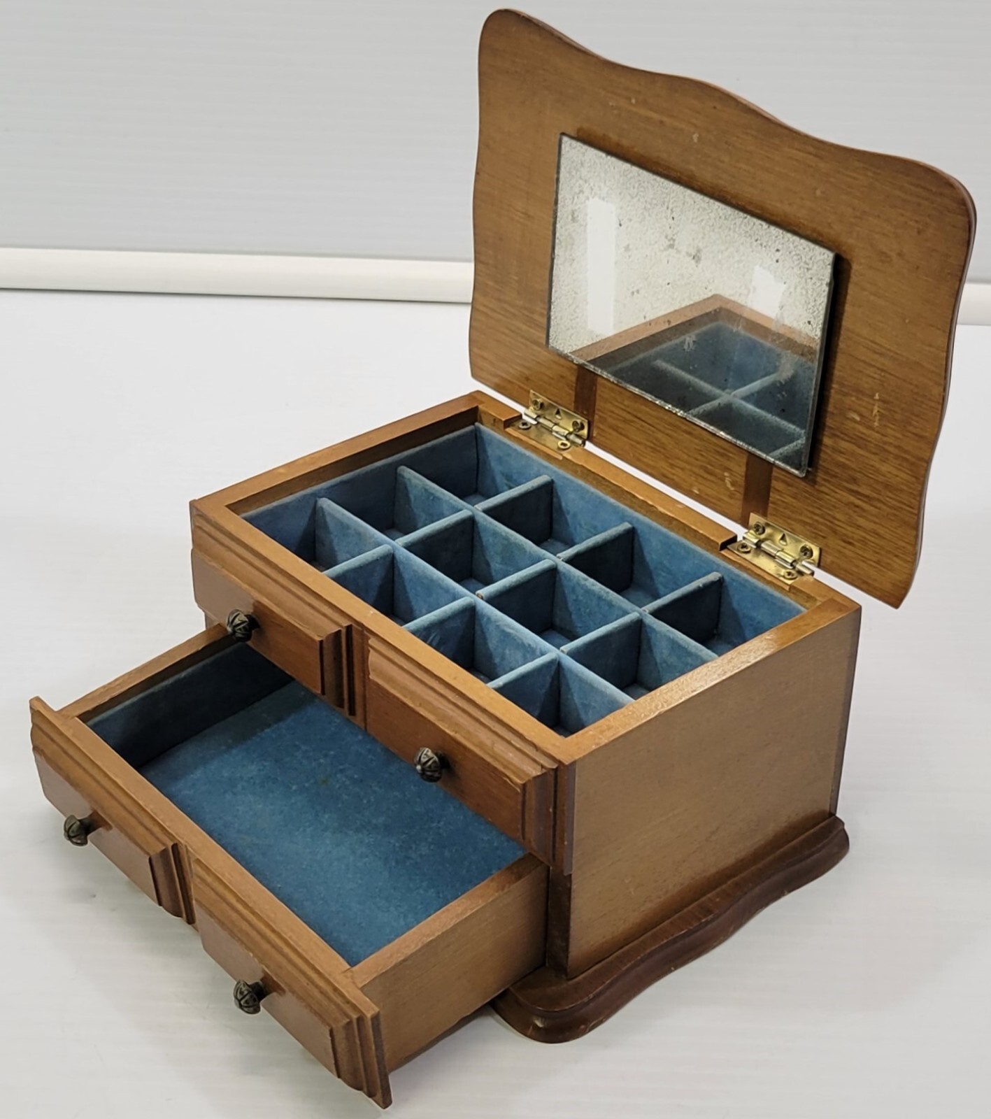 E) Vintage Mele Wooden Flip Top Jewelry Box Table Top
