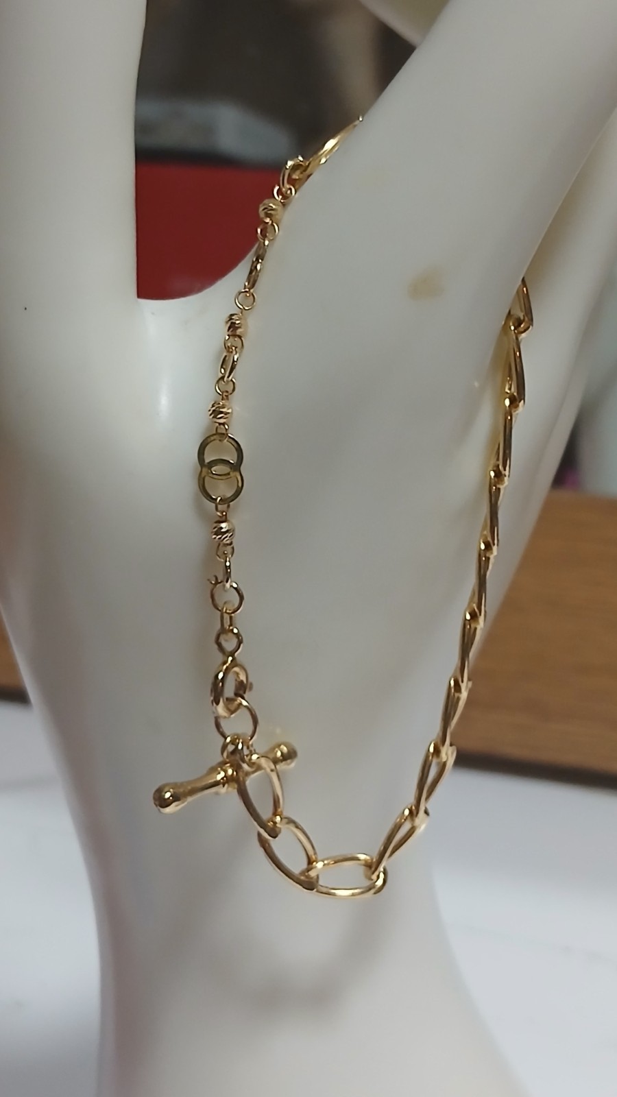 9ct Yellow Gold Bracelet.