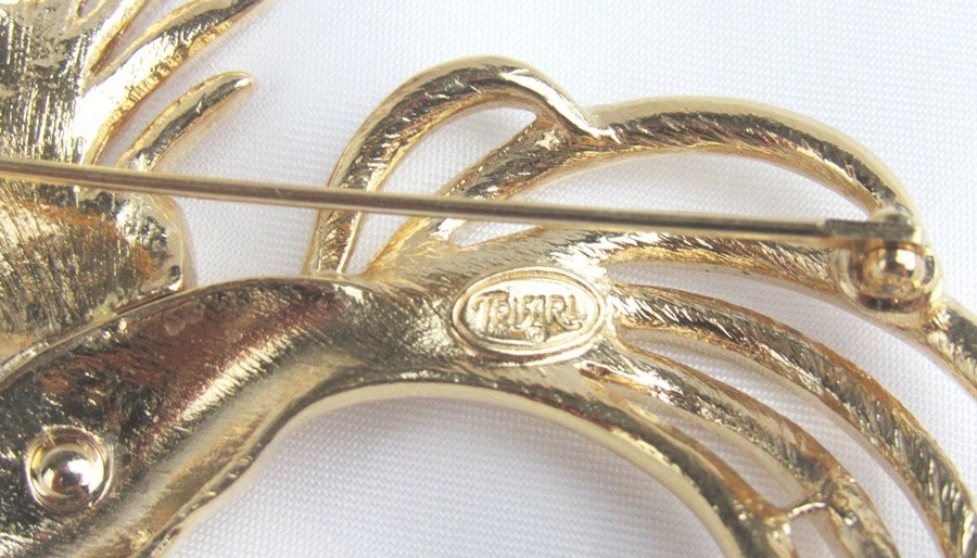 Vintage Signed Trifari Gold Bird of Paradise Pink Enamel Jeweled Eye Brooch Pin