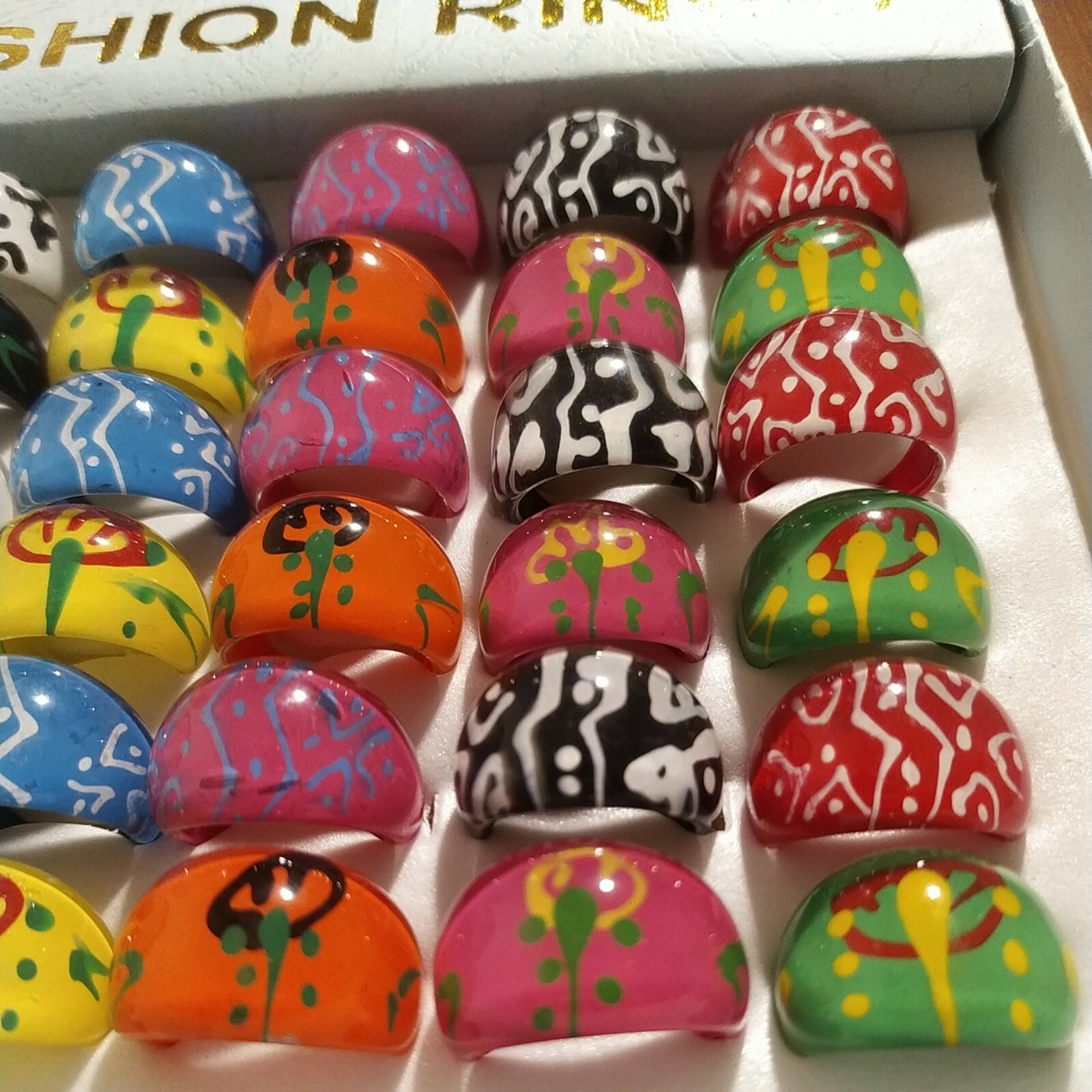 Num.108 – Resin Beach Rings – Super Colorful Pop Art – Various Mixed Sizes