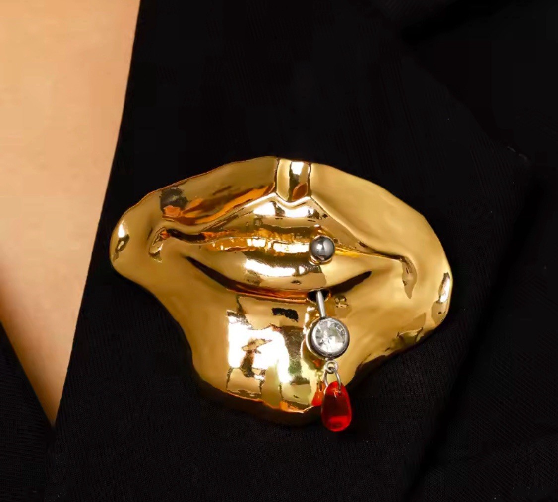 Lip brooch, Mouth Brooch, Fashion brooch, Fashion Accessories