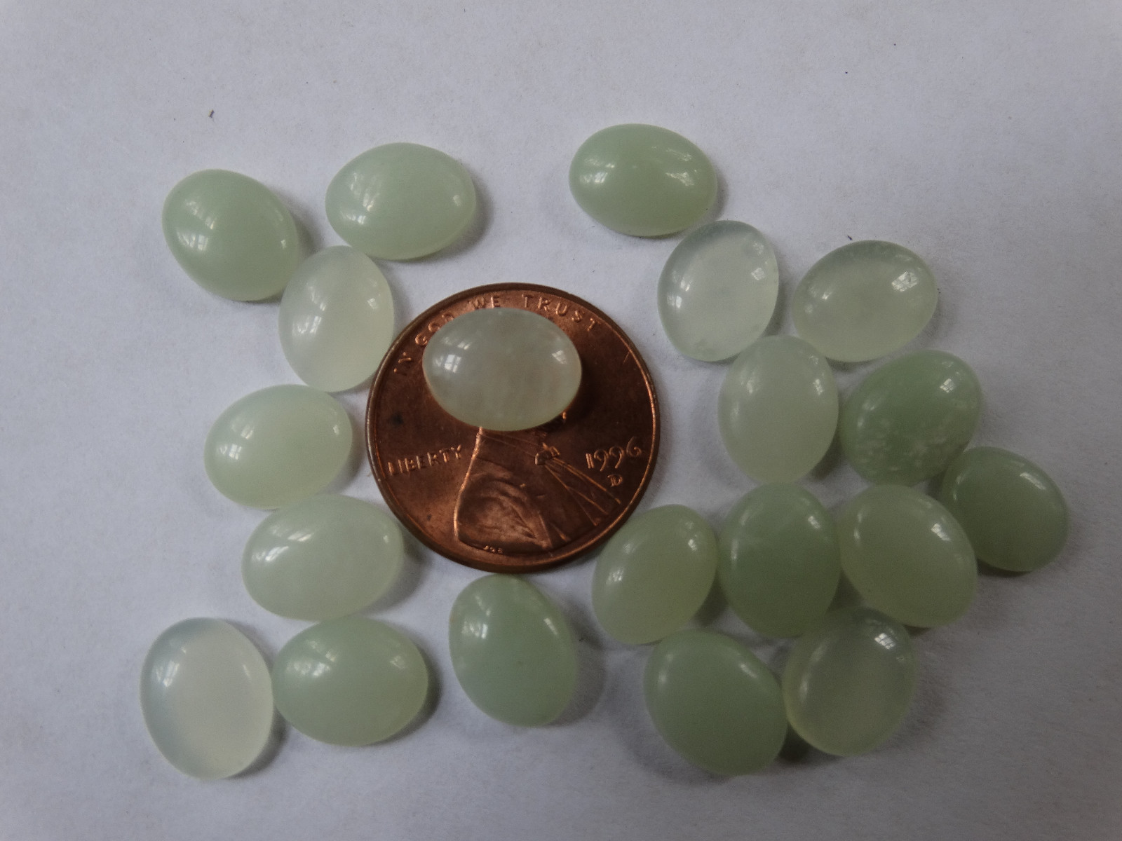 Cabochon Gemstone Light Green Onyx 8x10mm (pkg 20)