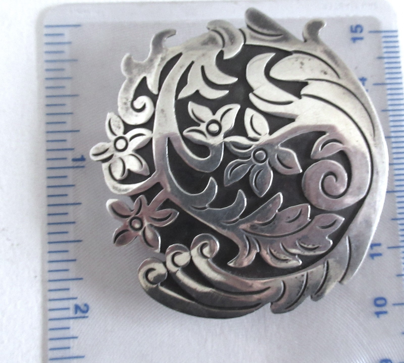 2 1/8 INCHES VINTAGE TAXCO MEXICO PENDANT BROOCH by TSL, 16 GRAMS