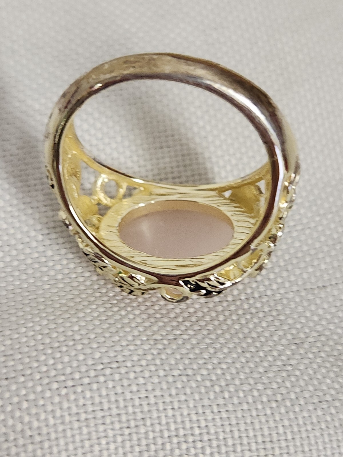 NVC NATALIYA V COLLISTER RING Gold Tone Milky Pink GEM Stone Filigree Leaves
