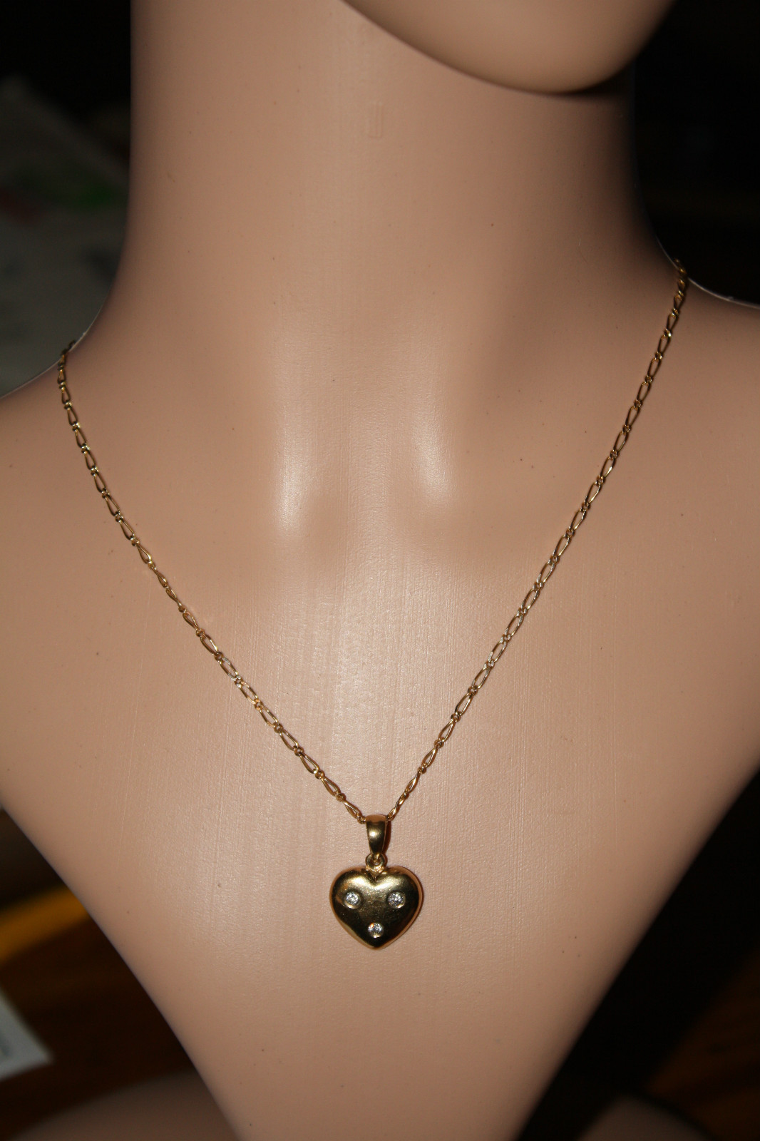 100% Genuine 9k Solid Yellow Gold 0.33CT Clear Quartz Stones Love Heart Pendant