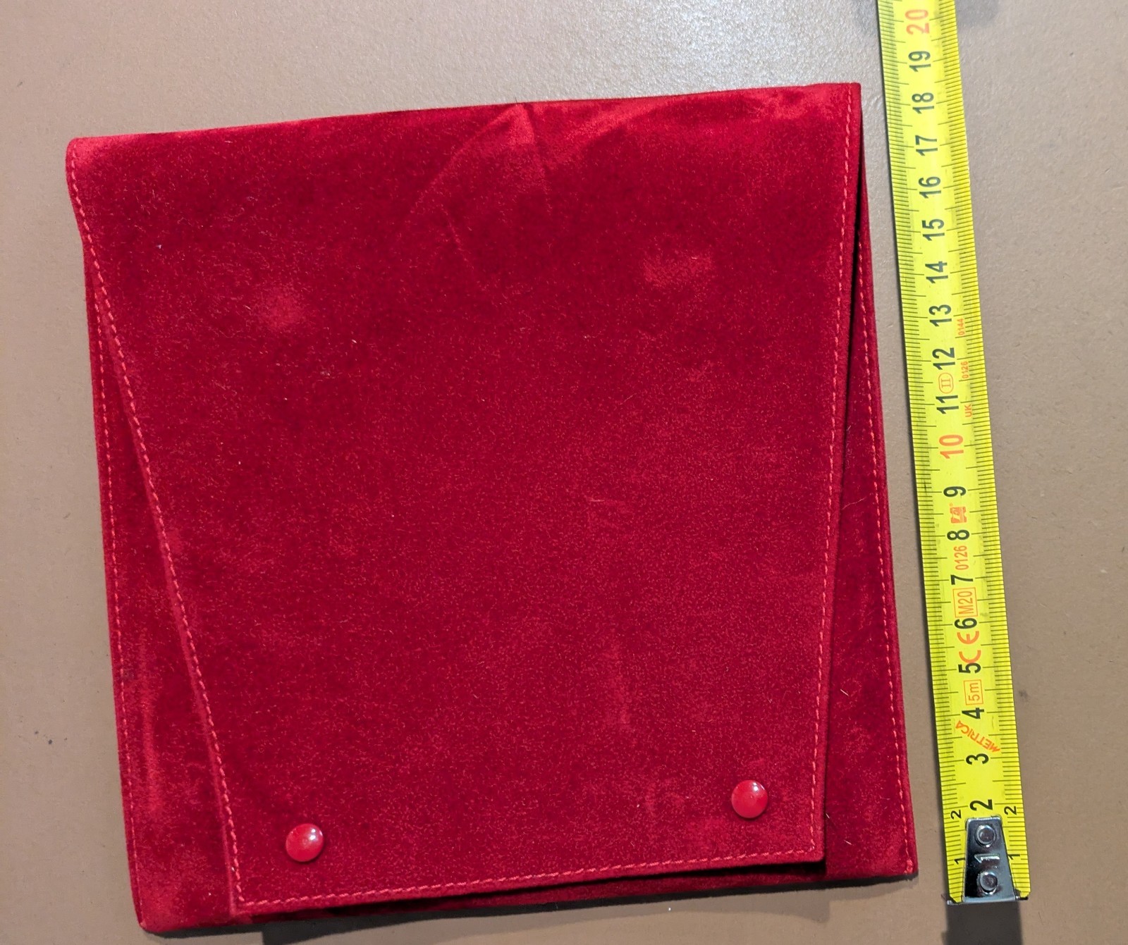 Cartier Travel Box for Red Velvet and Alcantara Beige Necklace 2250AJ