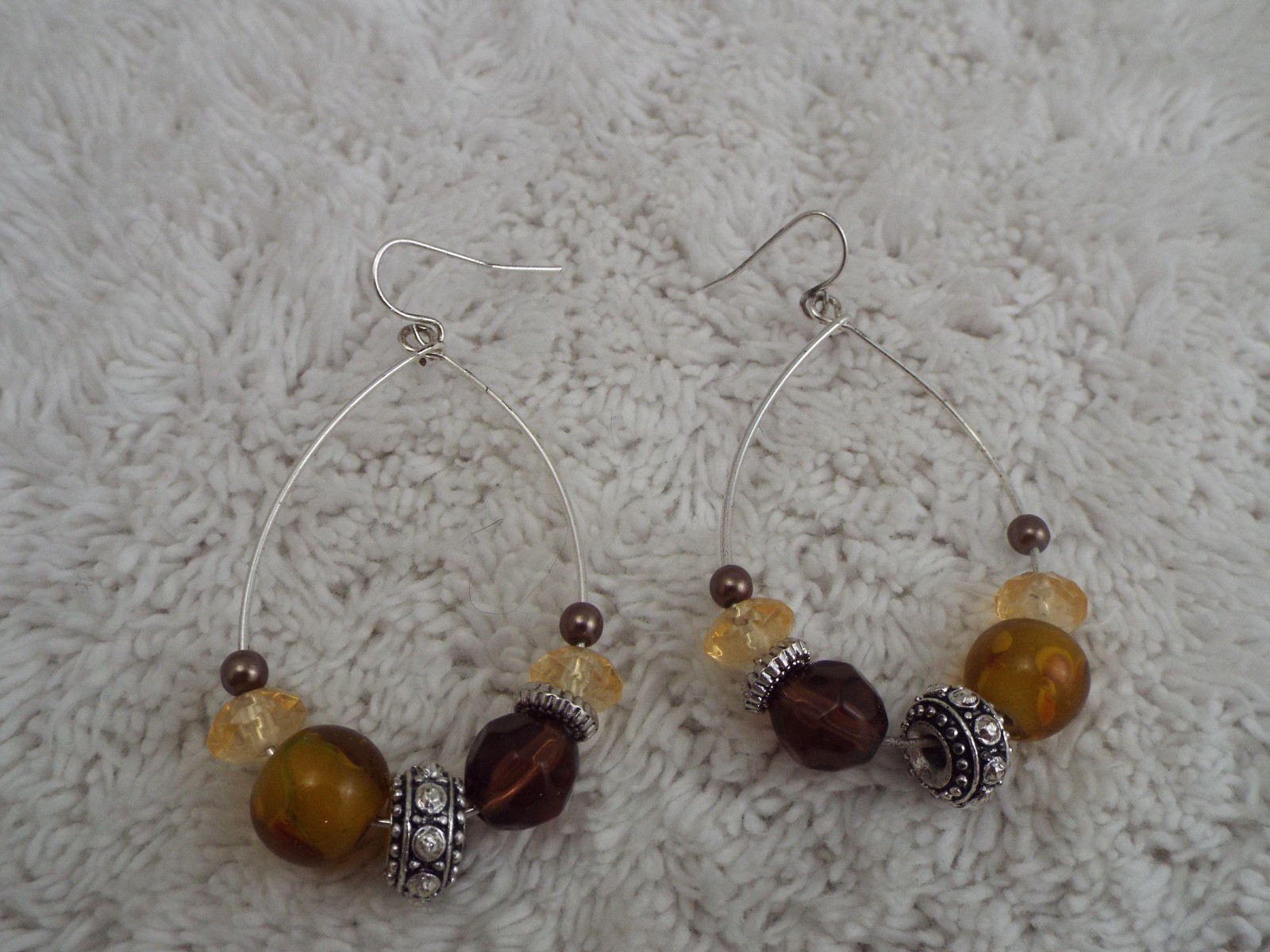 Silvertone Brown Bead Hoop Wire Pierced Earrings (B43)