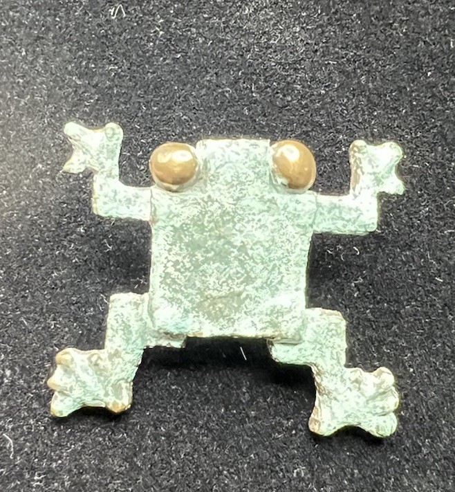 Wearable Sculpture, Metal Artisan made frog Lily 1.25“ X 1.25“ brooch tree, frog