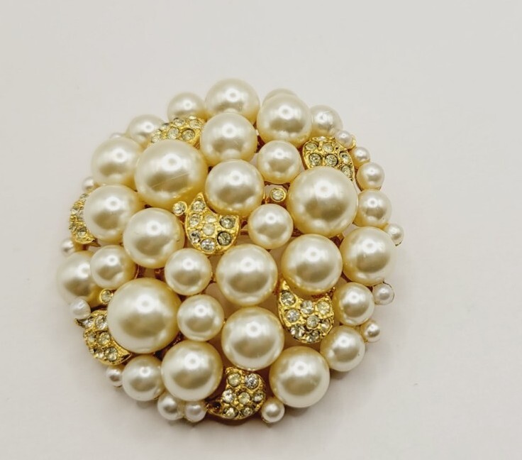 R. MANDLE Pin Brooch Faux Pearls Gold Tone Crystal Accent Vintage