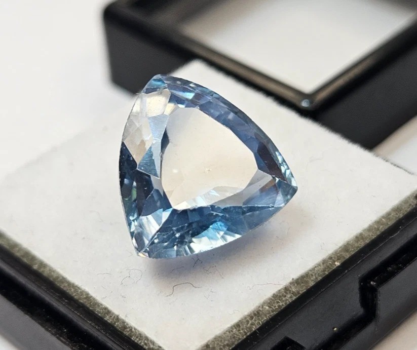 Natural Aquamarine Blue Colour 10+ Ct Trillion Cut Loose EGL Certified Gemstone