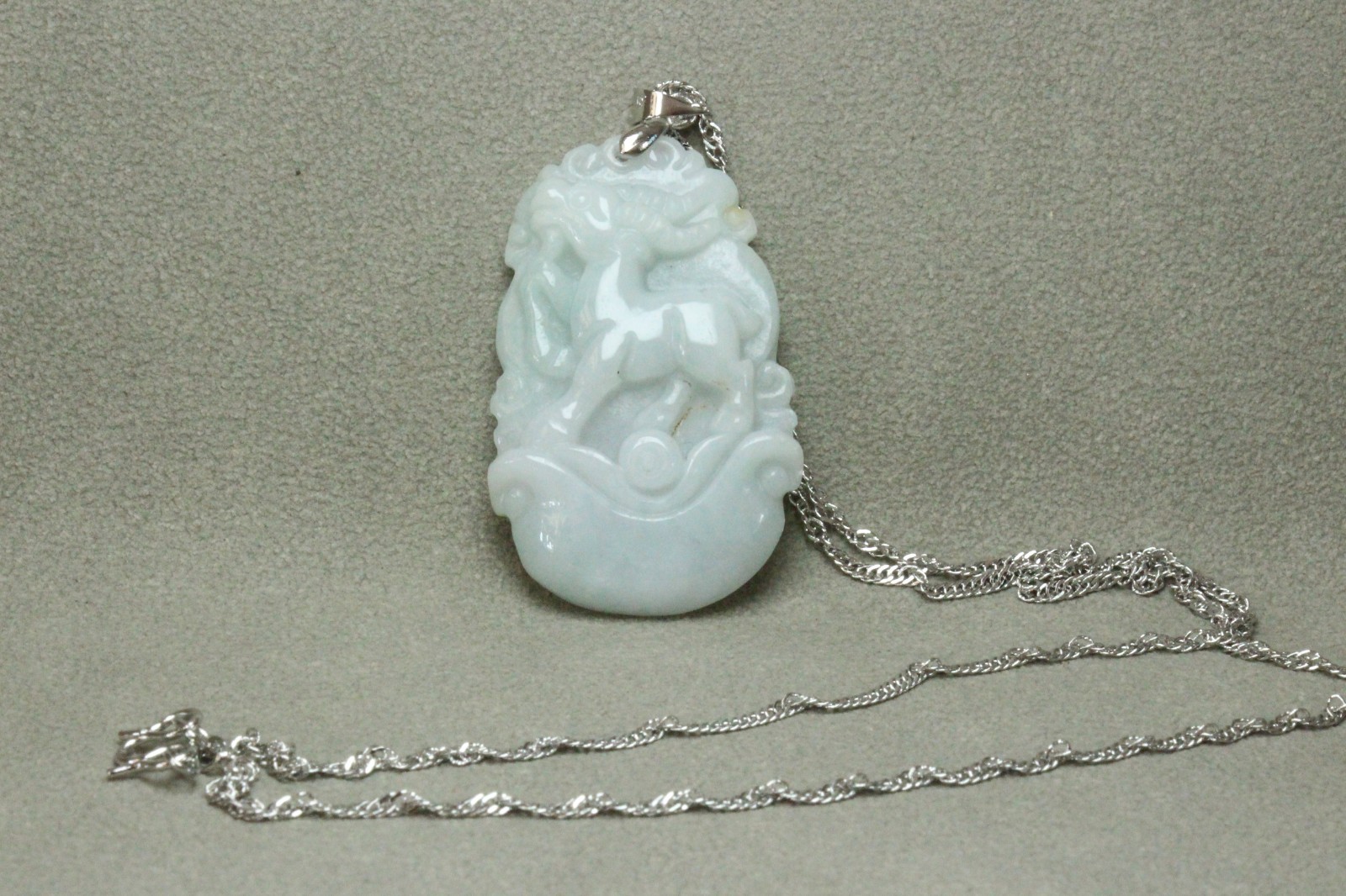 Natural White green A Jadeite jade Hand-Carved Sheep (Chinese Zodiac) Pendant