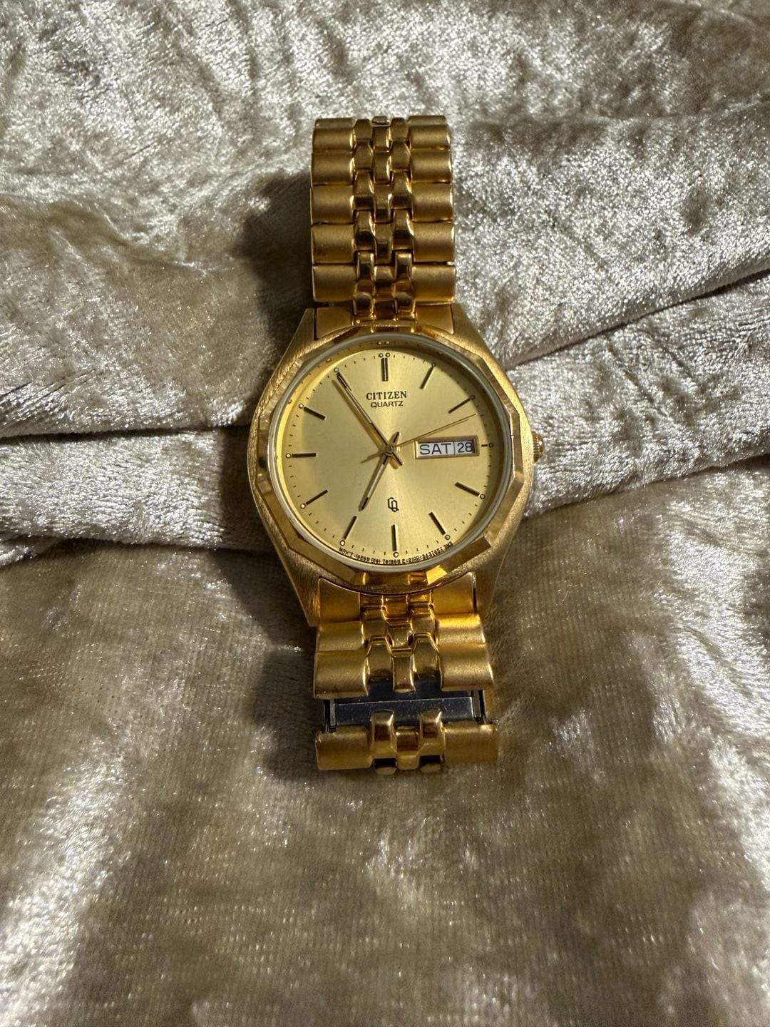 Vintage Citizen CQ Quartz Gold-Tone Day-Date Watch (Ref: 6100-S16725)