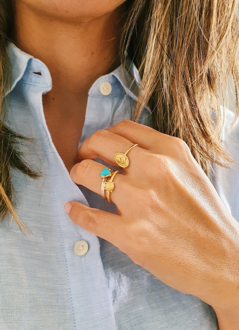 Elegant Oval Floral Engraved Ring, Minimalist Botanical Design Jewelry for Women