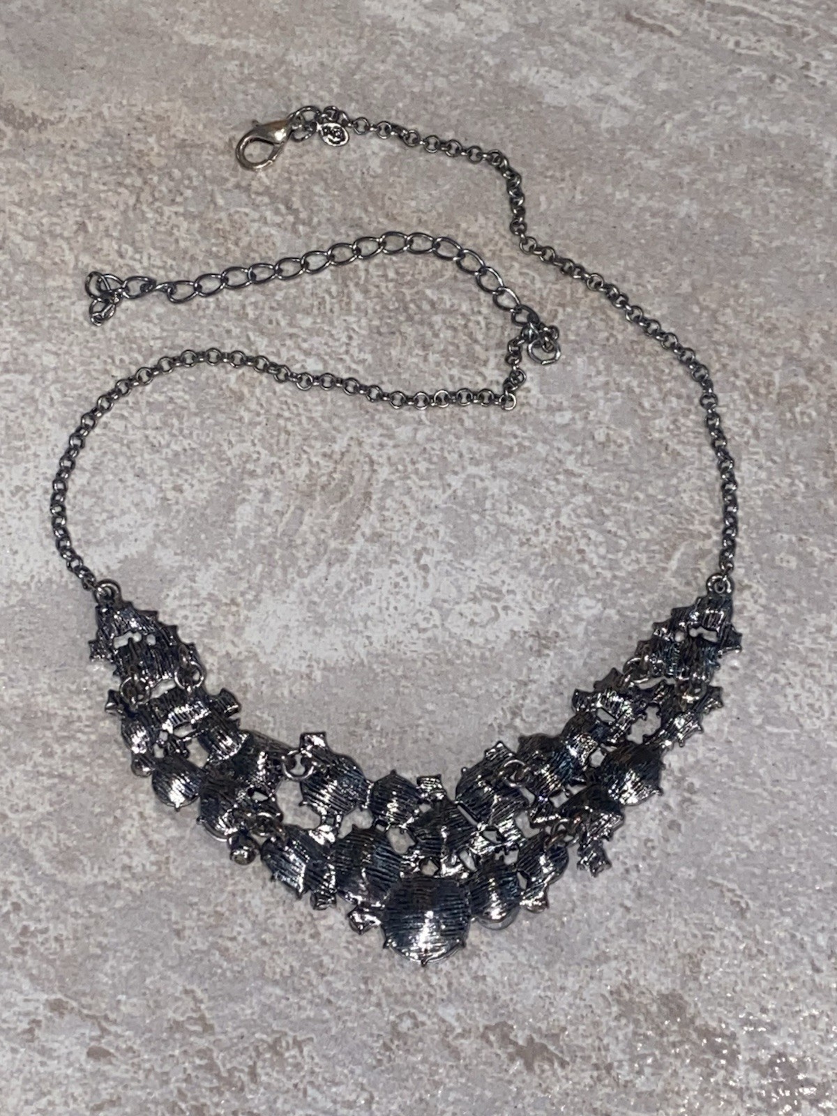 Exquisite Premier Designs Sparkling Silver Tone Statement Necklace Pink & Plum