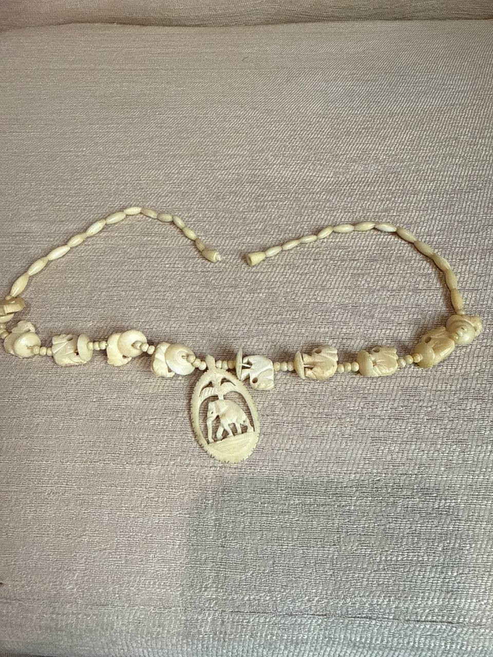 Vintage Elephant Necklace with Screw Clasp – Mid 20th Century