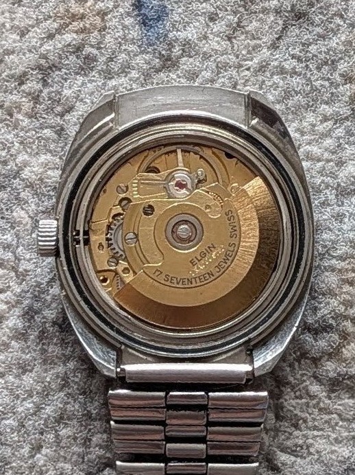 Vintage Swiss ELGIN men’s automatic watch day/date 1970s snow flakes texture
