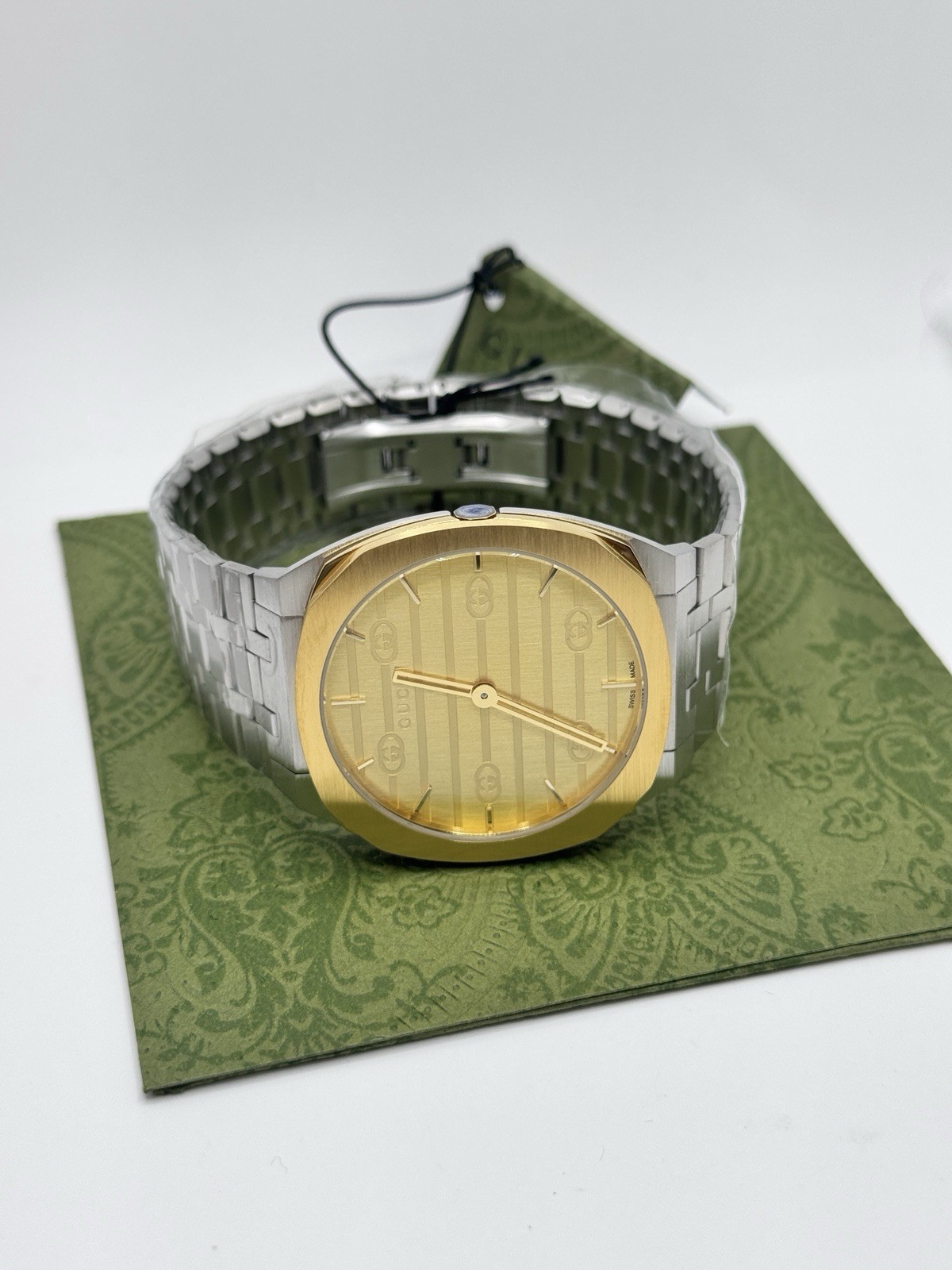 New Gucci 25H Golden Brass Dial YA163405 38mm Swiss Quartz Men’s Watch – Silver