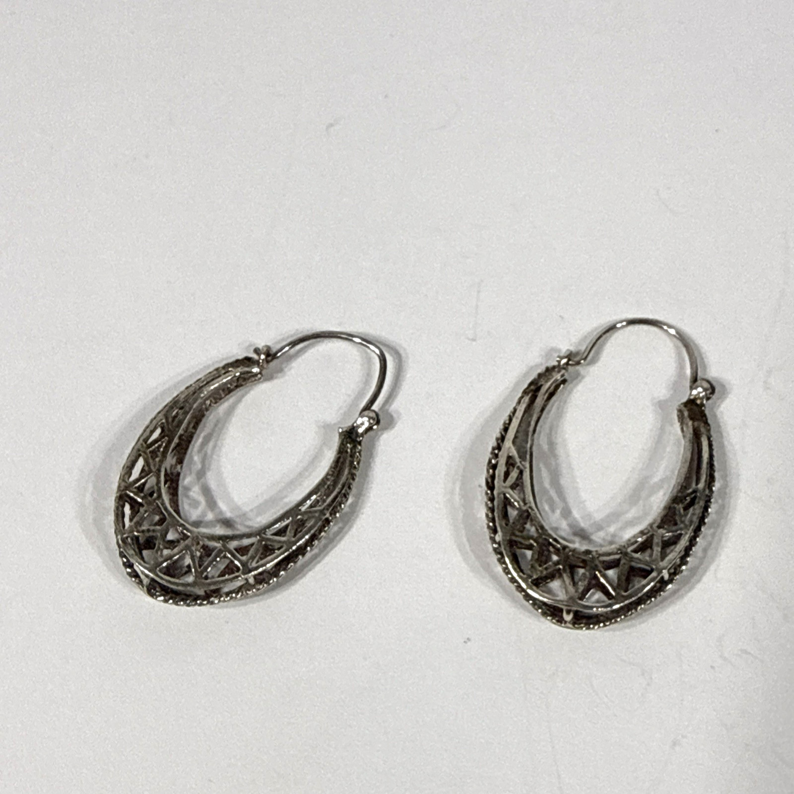 Ladies Silver Hoop Earrings – Classic Polished Hoops, Lightweight Everyday