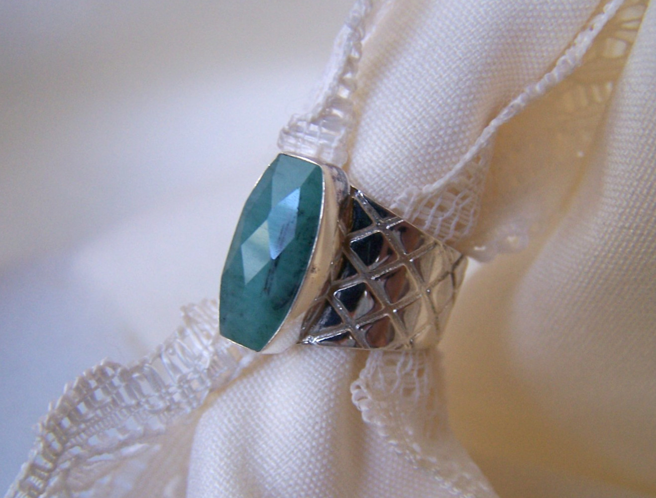 DTR Jay King SS 925 Chalcedony Size 6 GORGEOUS & Mint!