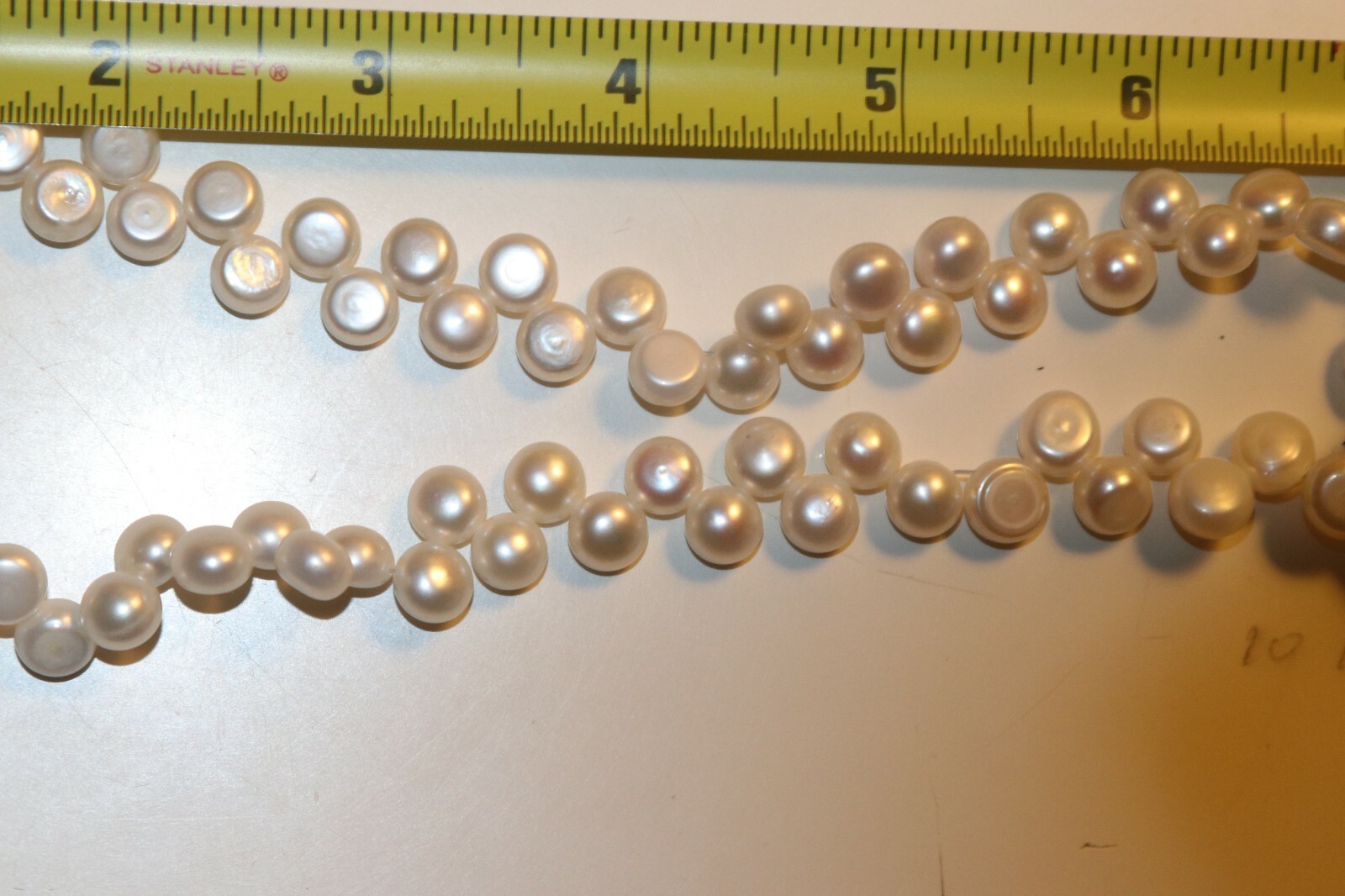 Pearl white Flat bottom rounded 8x6mm dr6