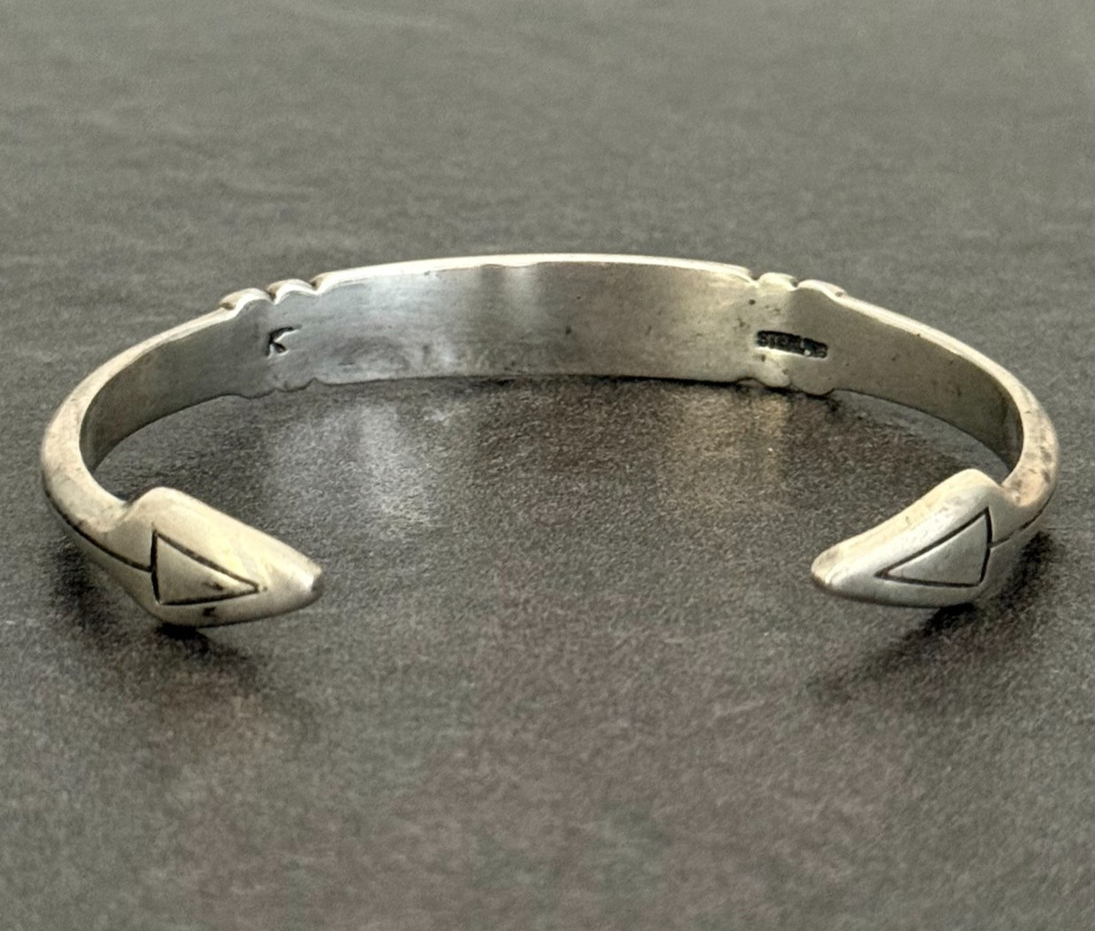 Vintage Navajo REX ABEITA Turquoise Sugilite Inlay ARROW Sterling Bracelet 6.6in