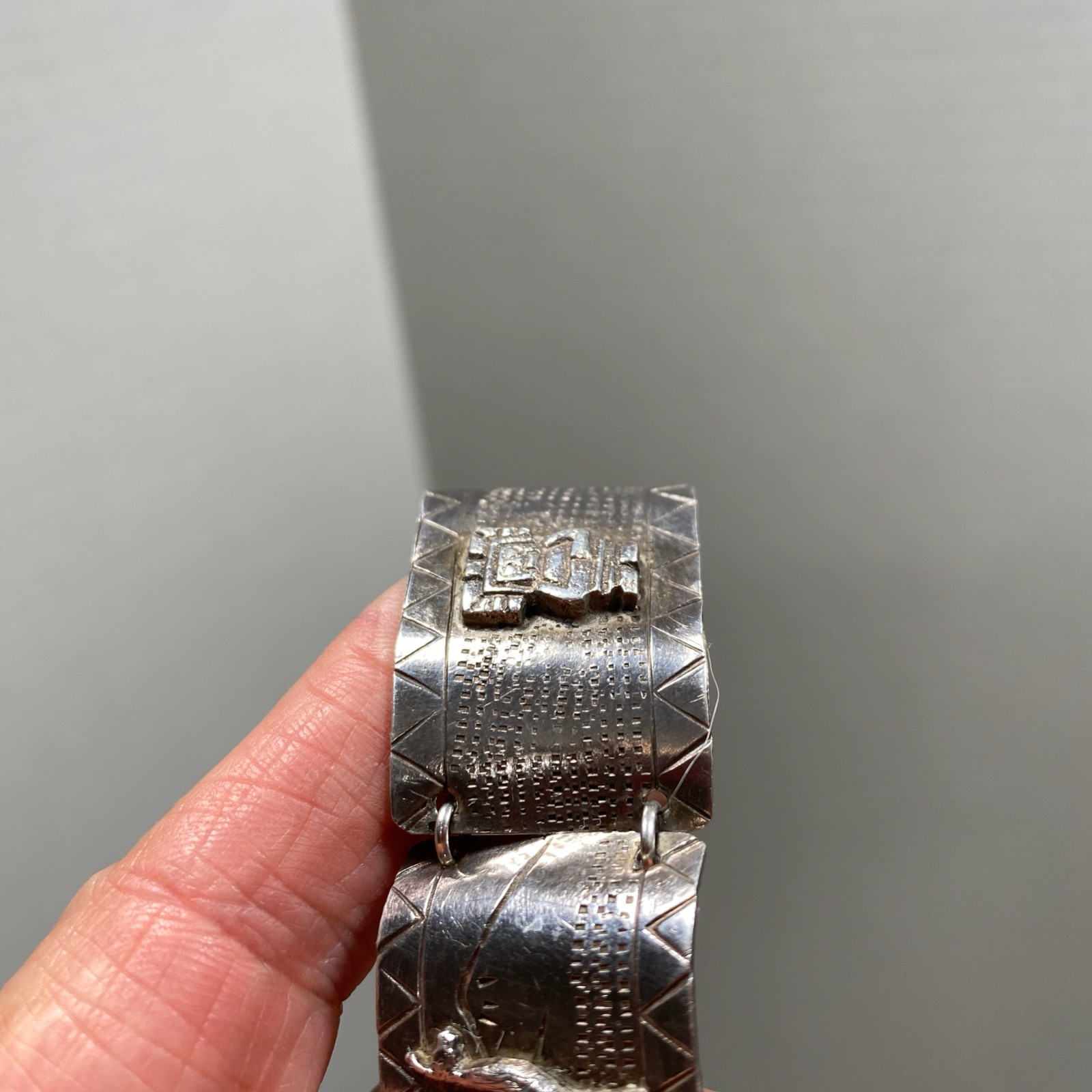 Peruvian Industries 900 Silver Vntg Linked Mayan & Alpaca Story Teller Bracelet