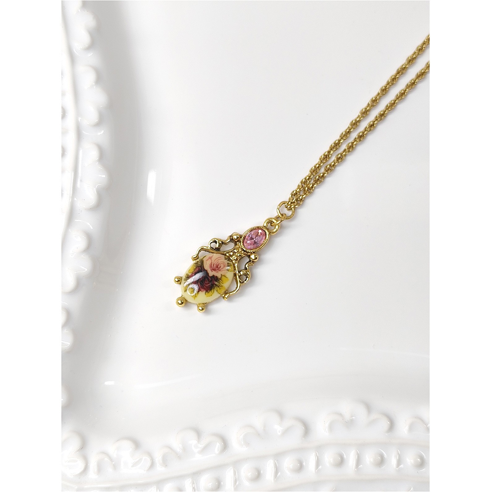 Vintage 1928 Brand Victorian Revival Pendant Necklace 90s Floral Rose Pink 19″