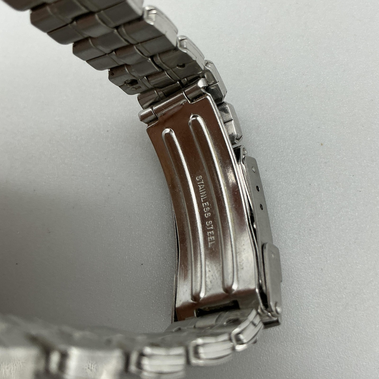 Guess Waterpro Womens Watch 28mm Blue Dial Date Stainless New Battery 6.25″
